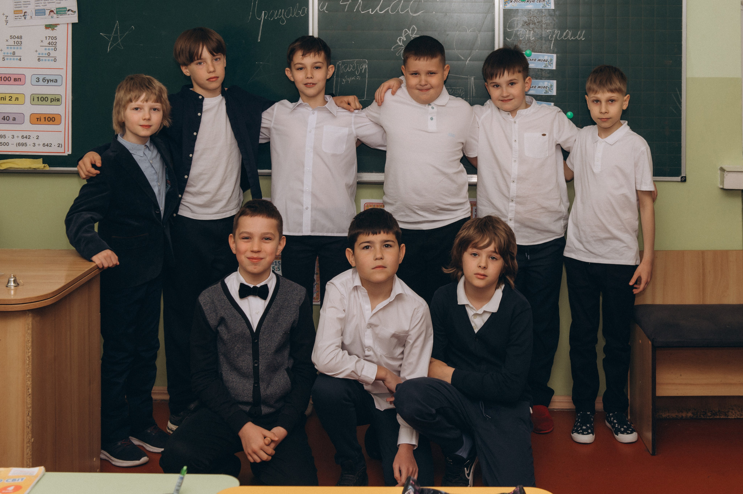 Шкільна фотосесія на віньєтки Тернопіль, фотосесія випускників Тернопіль, зйомка на віньєтки, шкільні фотоальбоми Тернопіль. Сімейний, дитячий та індивідуальний фотограф в м. Тернопіль, м. Львів