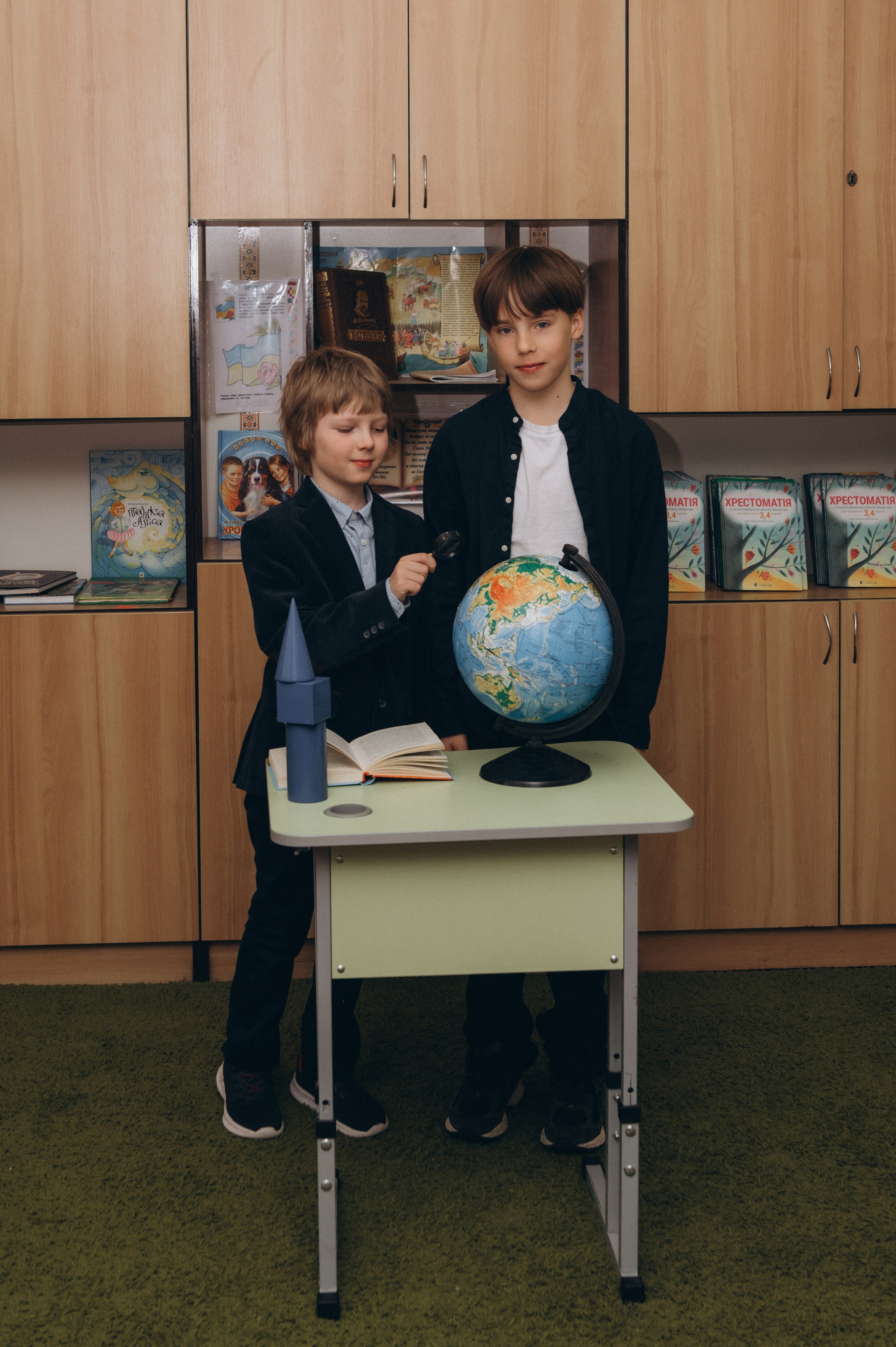 Шкільна фотосесія на віньєтки Тернопіль, фотосесія випускників Тернопіль, зйомка на віньєтки, шкільні фотоальбоми Тернопіль. Сімейний, дитячий та індивідуальний фотограф в м. Тернопіль, м. Львів