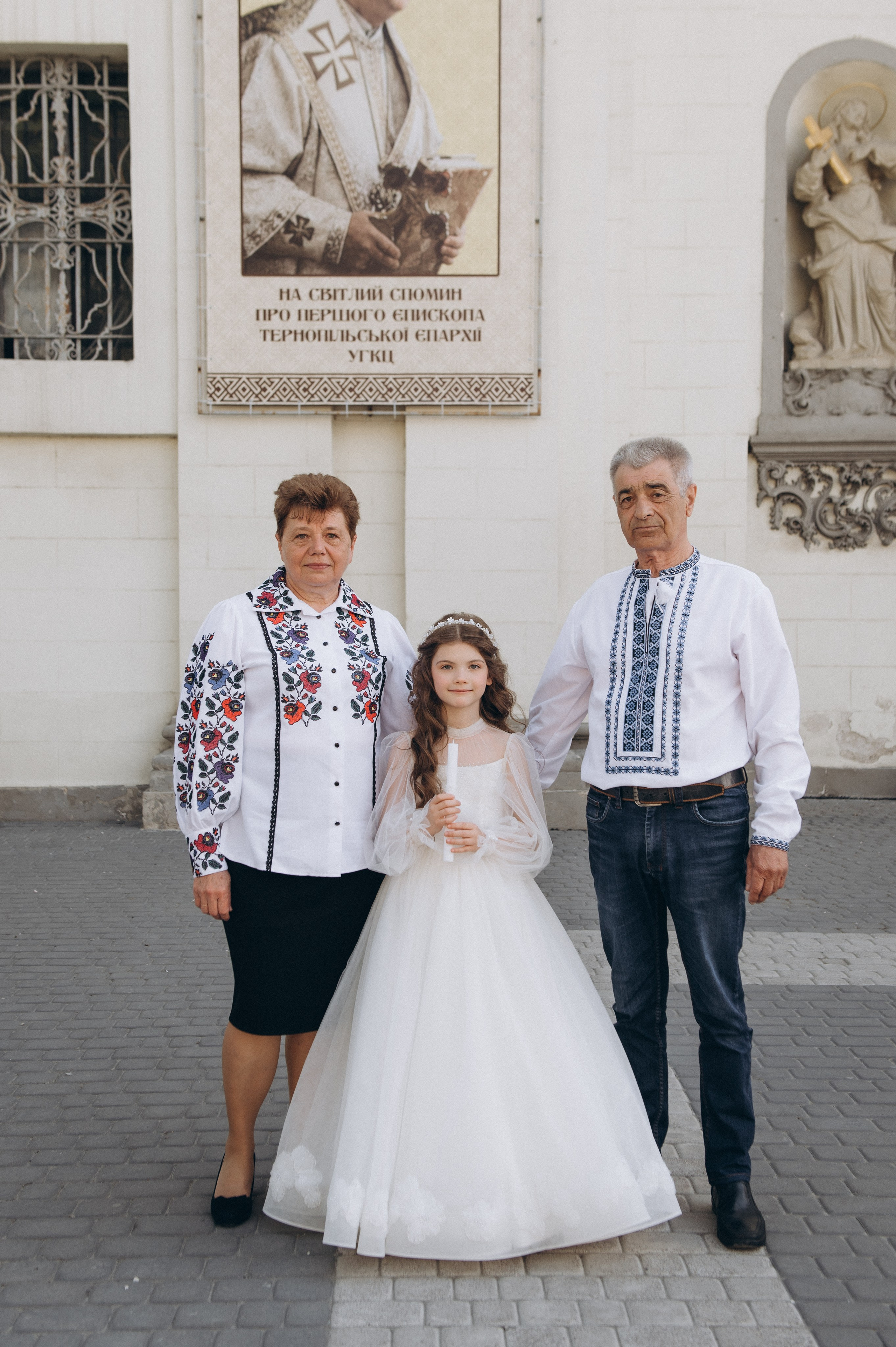 Фотосесія Першого Причастя Тернопіль, фотосесія Причастя Тернопіль, Таїнство Першого Причастя Тернопіль, Катедра Причастя Тернопіль. Сімейний, дитячий та індивідуальний фотограф в м. Тернопіль, м. Львів