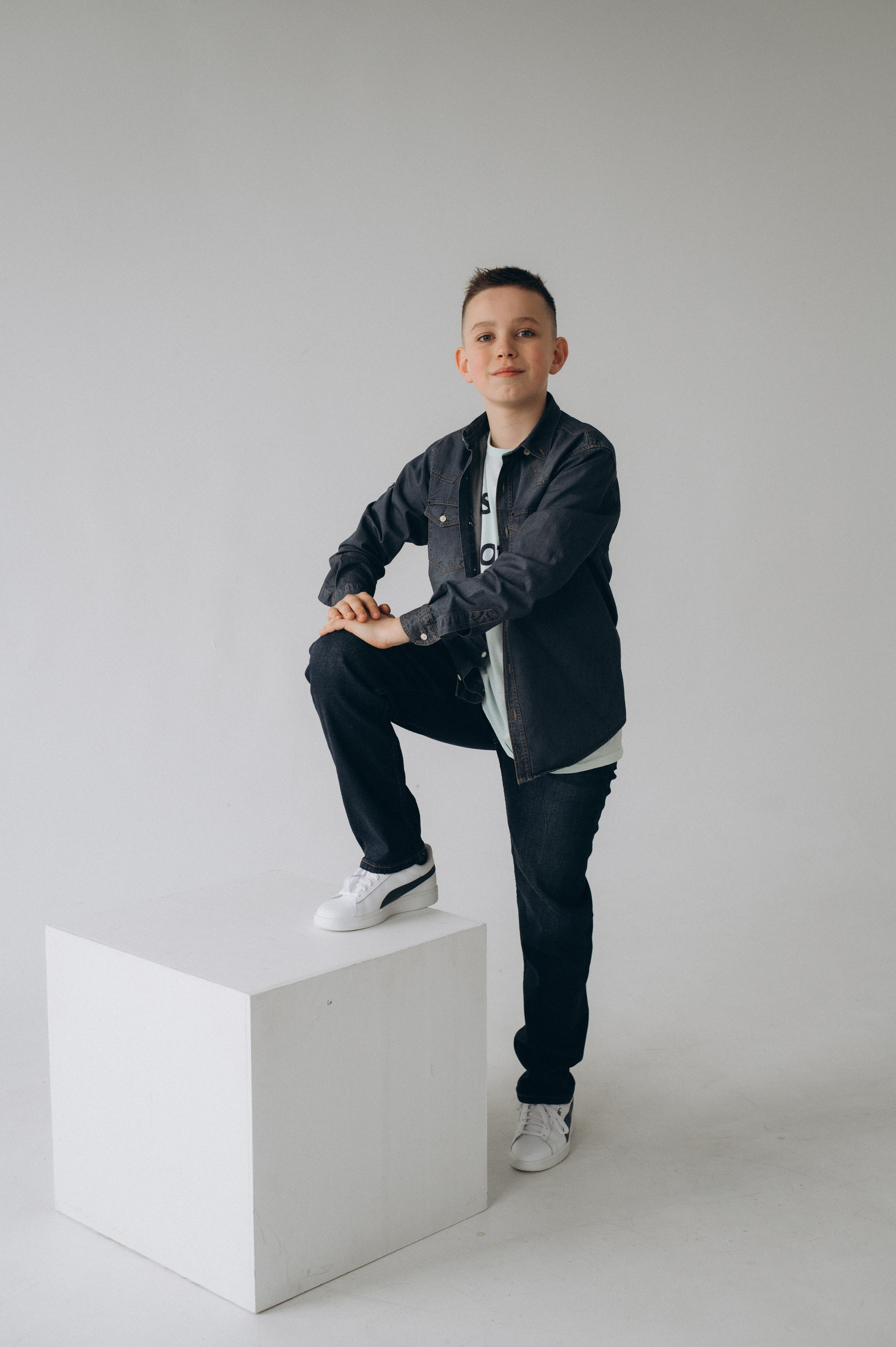 Шкільна фотосесія на віньєтки Тернопіль, фотосесія випускників Тернопіль, зйомка на віньєтки, шкільні фотоальбоми Тернопіль. Сімейний, дитячий та індивідуальний фотограф в м. Тернопіль, м. Львів