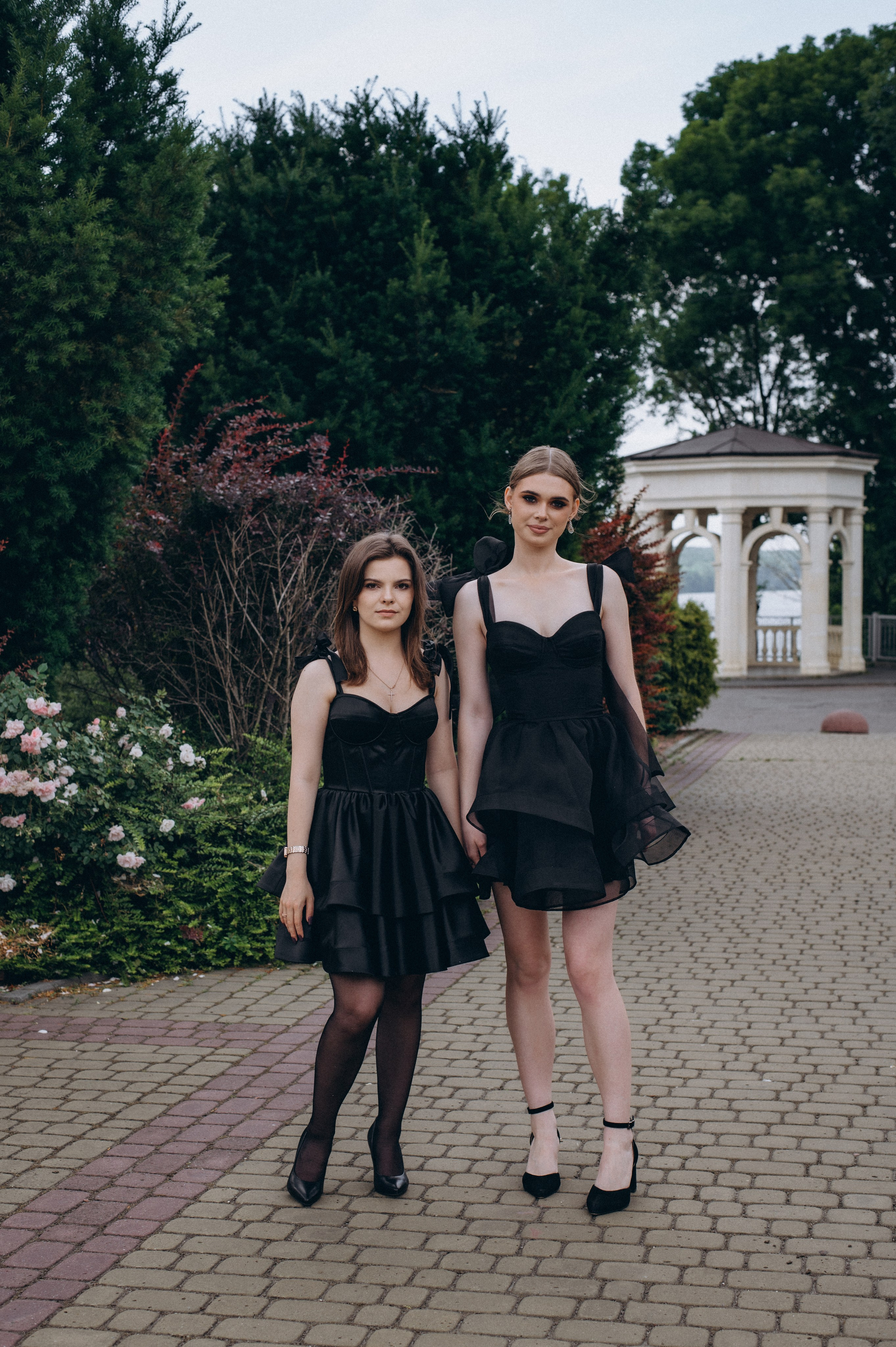 Випускники 2025, фотосесія випускного Тернопіль, фотосесія випускників Тернопіль, зйомка випускного, фотосесія випускного. Сімейний, дитячий та індивідуальний фотограф в м. Тернопіль, м. Львів