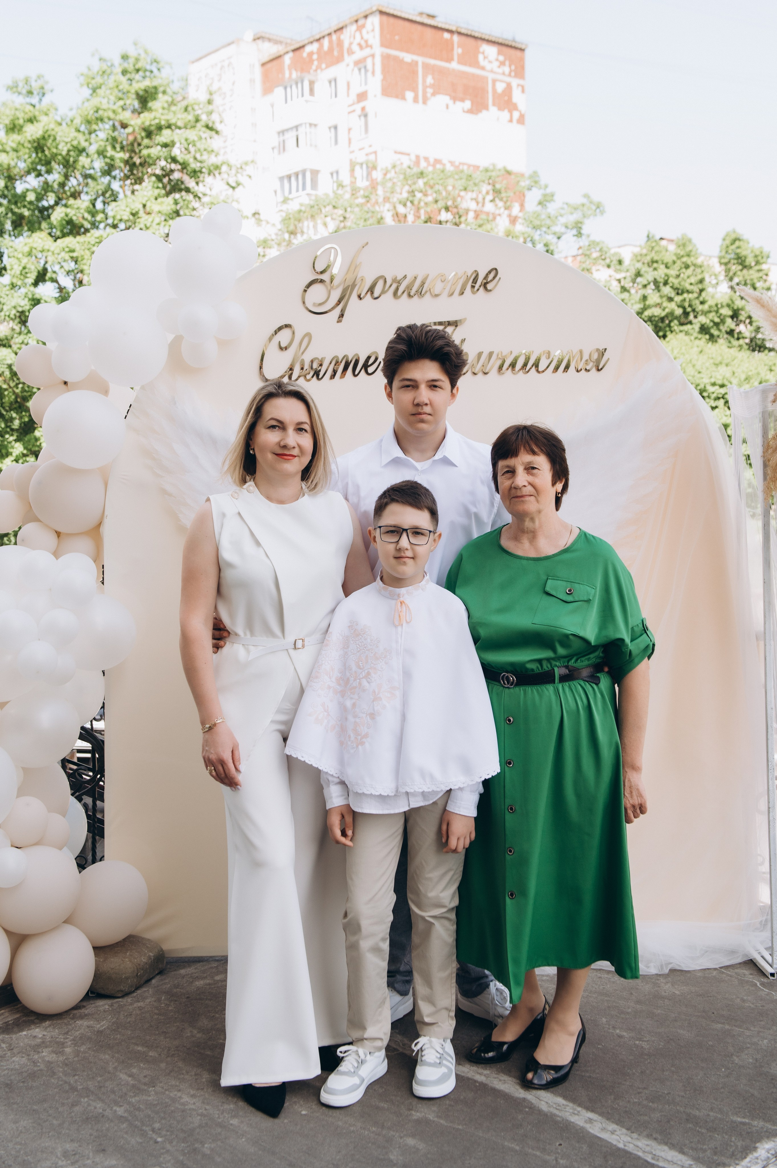 Фотосесія Причастя Тернопіль церква Св Михаїла, фотограф на Причастя Тернопіль, фотосесія Літургії Причастя Тернопіль. Сімейний, дитячий та індивідуальний фотограф в м. Тернопіль, м. Львів