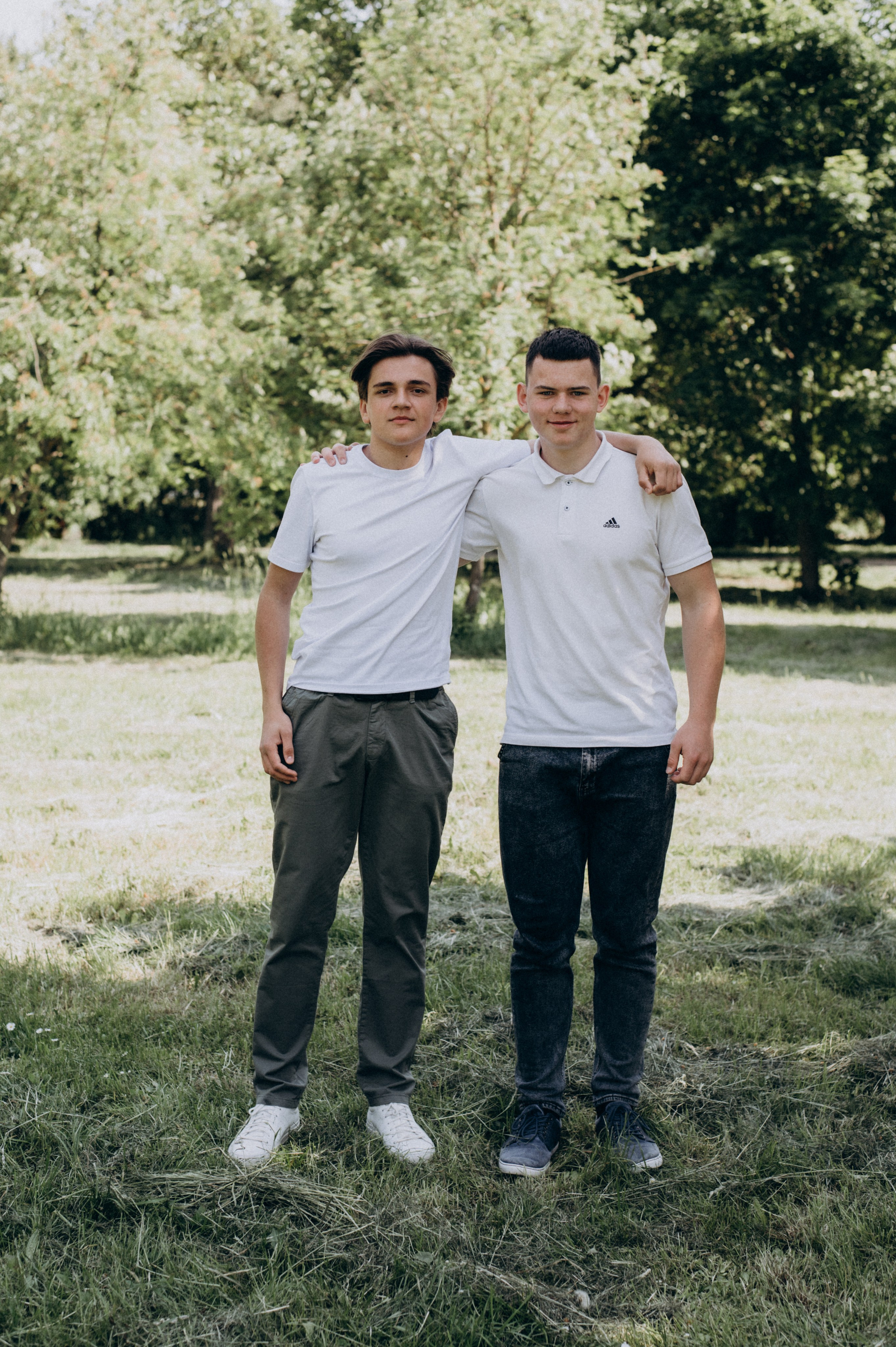 Фотосесія випускників, зйомка випускників Тернопіль Львів, випускні фотоальбоми Тернопіль, шкільні фотоальбоми Тернопіль. Сімейний, дитячий та індивідуальний фотограф в м. Тернопіль, м. Львів