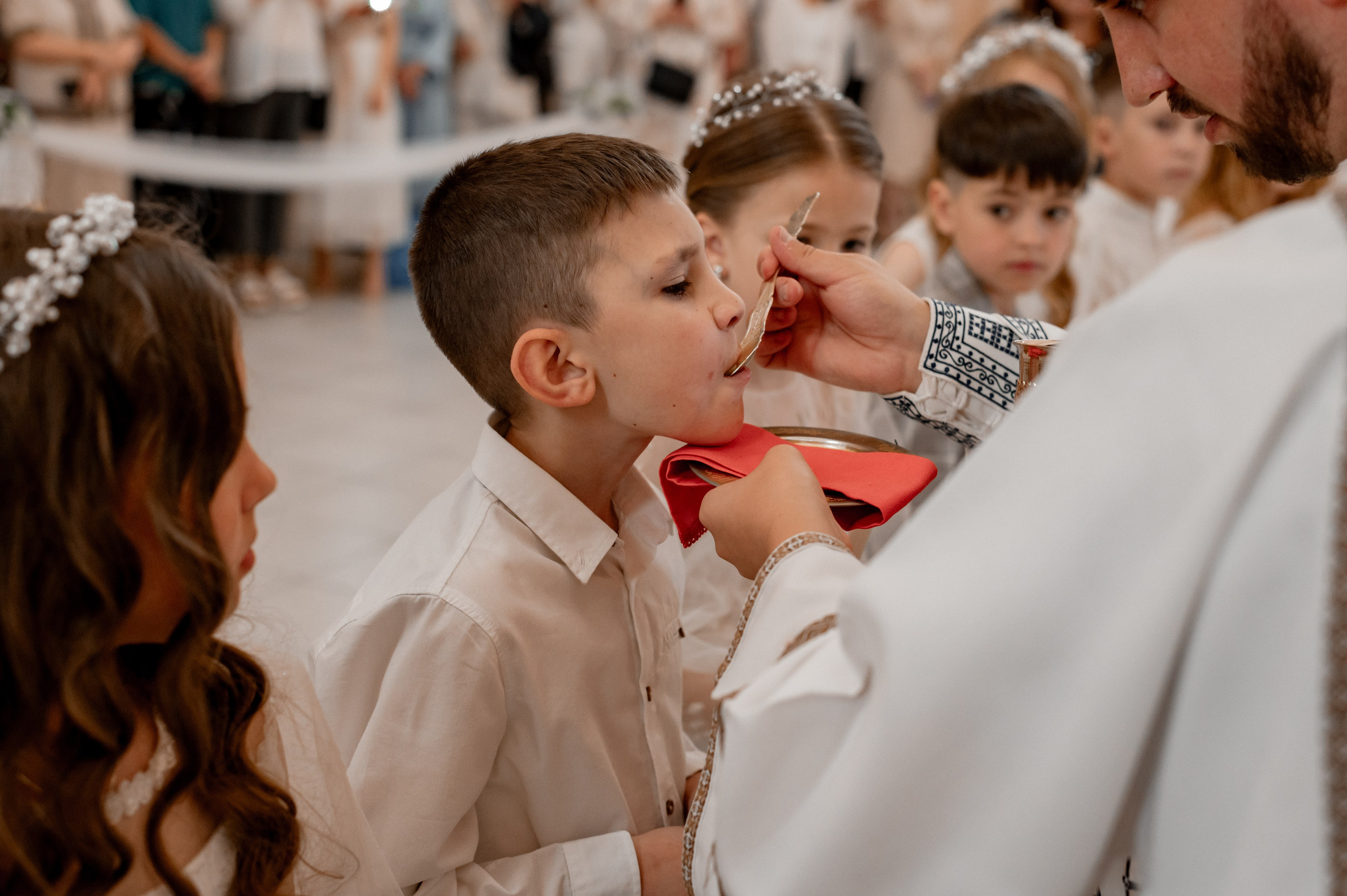 Фотосесія Першого Причастя Тернопіль, зйомка Причастя Тернопіль, Таїнство Першого Причастя Тернопіль, Катедра Причастя Тернопіль. Сімейний, дитячий та індивідуальний фотограф в м. Тернопіль, м. Львів