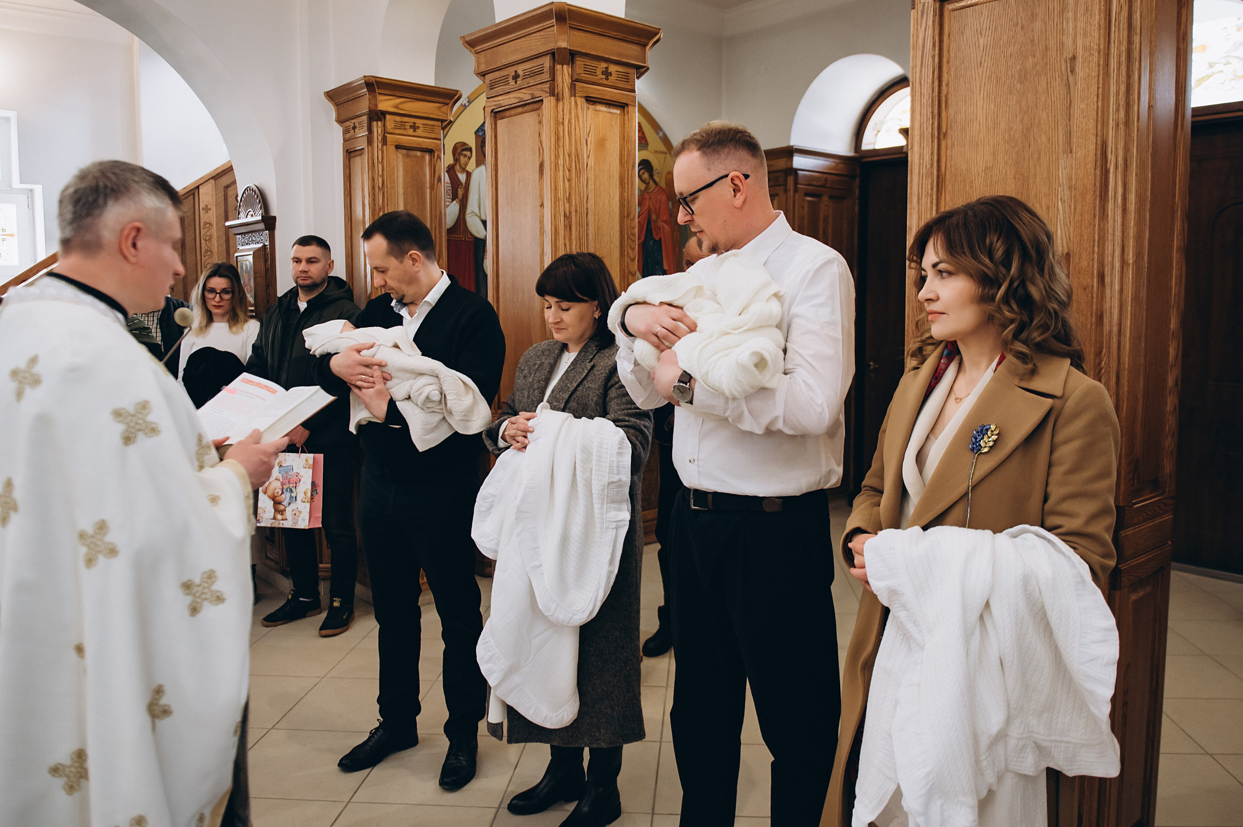 Фотосесія Хрещення Тернопіль, зйомка Хрестин Тернопіль, Храм Різдва Пресвятої Богородиці УГКЦ Тернопіль. Сімейний, дитячий та індивідуальний фотограф в м. Тернопіль, м. Львів