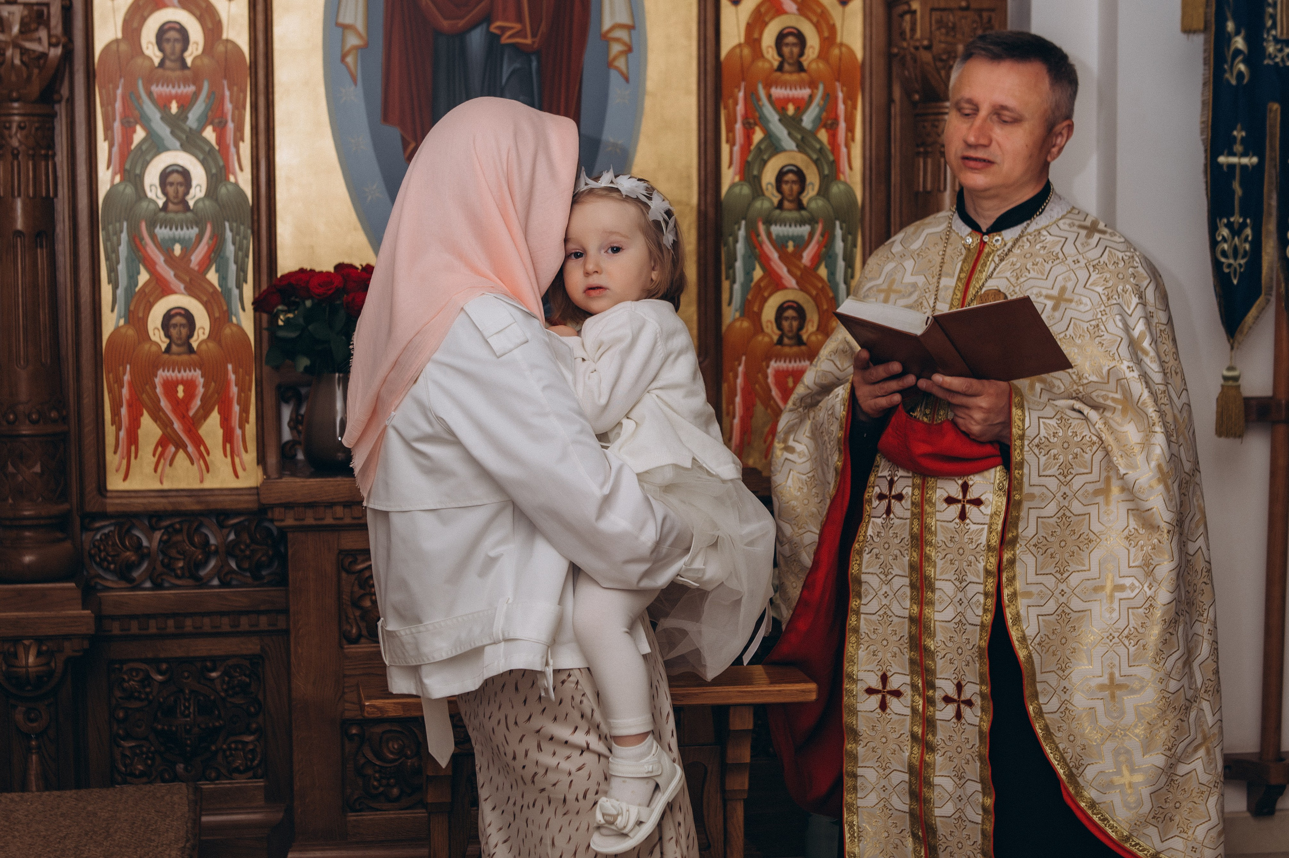 Фотосесія Хрещення Тернопіль, зйомка Хрестин Тернопіль, фотограф на хрестини Тернопіль, хрещення Львів. Сімейний, дитячий та індивідуальний фотограф в м. Тернопіль, м. Львів