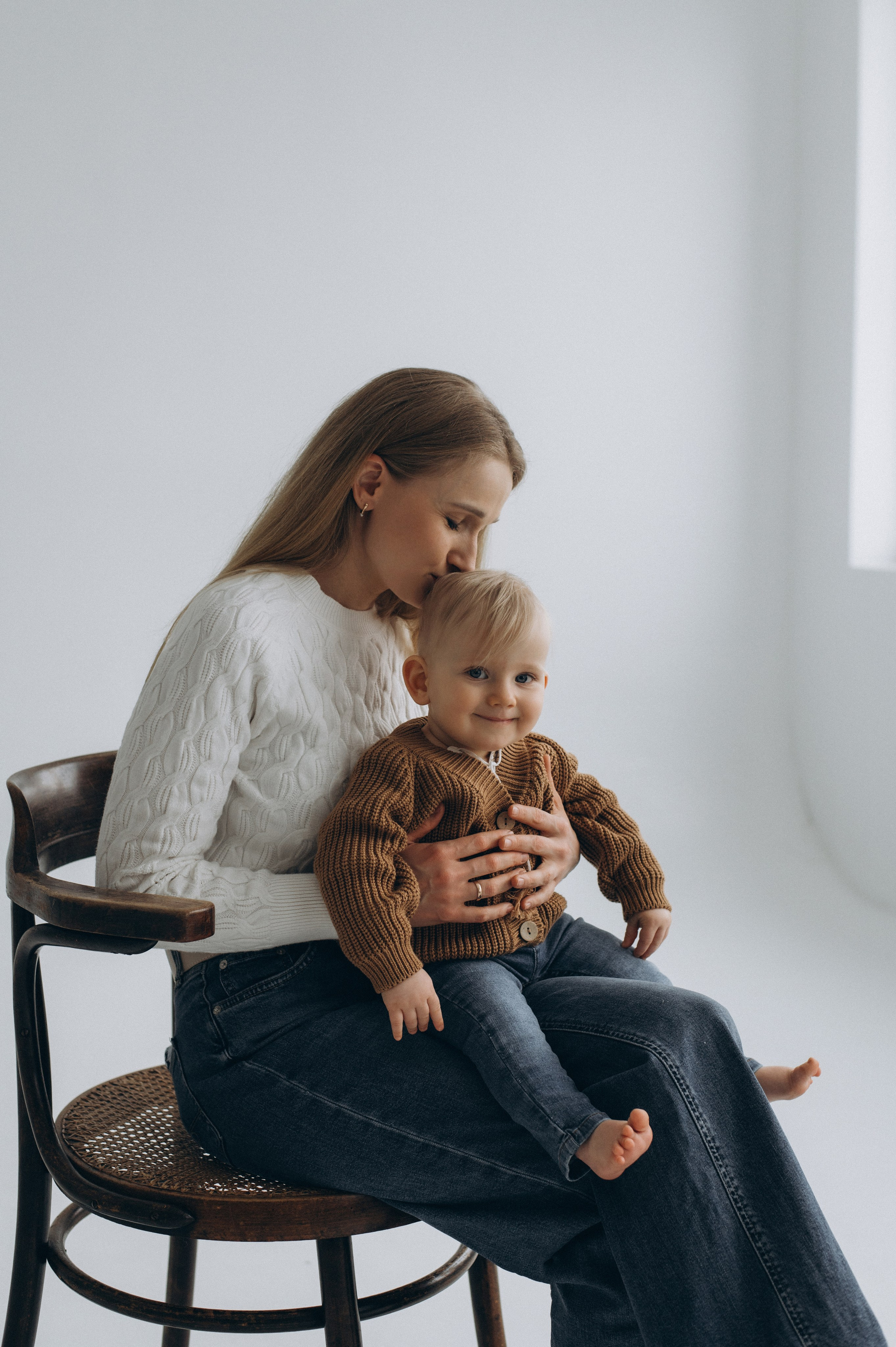 Зйомка дня народження дитини, фотосесія 1 рік Тернопіль, сімейний фотограф Тернопіль, сімейна фотосесія Тернопіль, перший тортик малюка. Сімейний, дитячий та індивідуальний фотограф в м. Тернопіль, м. Львів