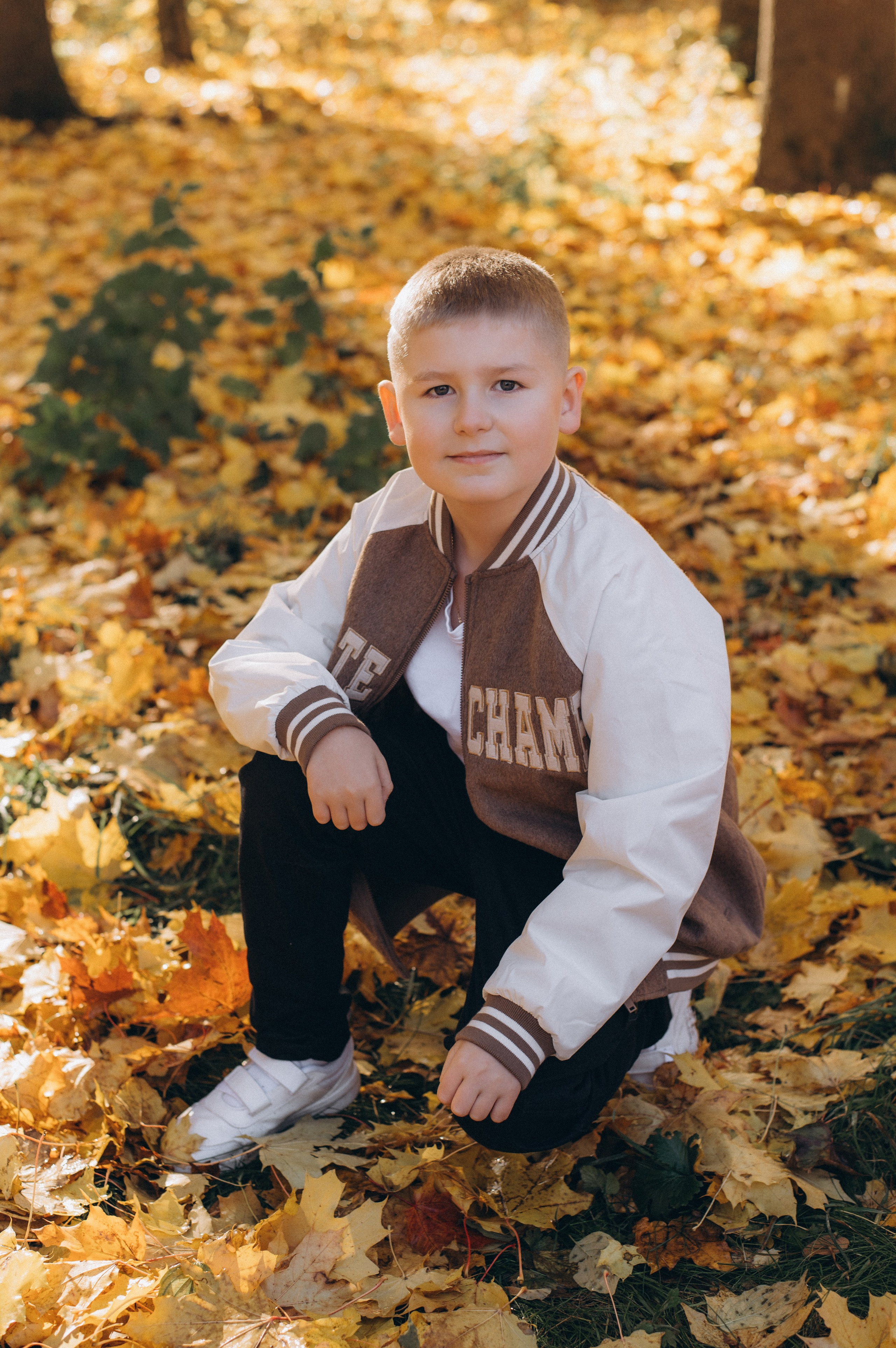 Осіння фотосесія 4 класу на віньєтки, випускні фотоальбоми Тернопіль, фотосесія випускників Тернопіль, шкільний випускний альбом Тернопіль. Сімейний, дитячий та індивідуальний фотограф в м. Тернопіль, м. Львів