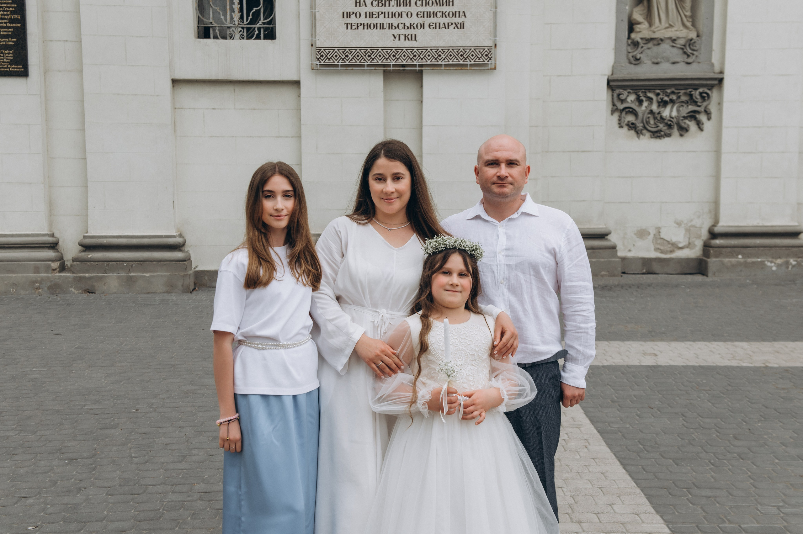 Фотосесія Першого Причастя Тернопіль, фотосесія Причастя Тернопіль, Таїнство Першого Причастя Тернопіль, Катедра Причастя Тернопіль. Сімейний, дитячий та індивідуальний фотограф в м. Тернопіль, м. Львів