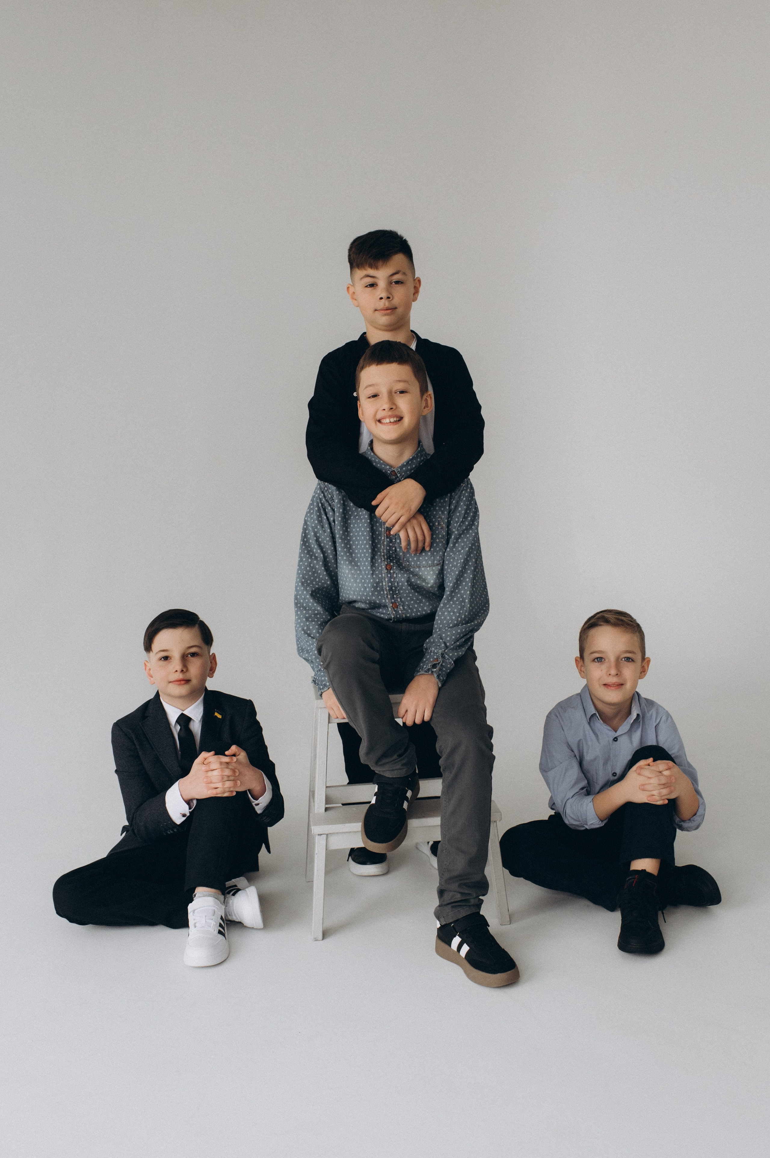 Шкільна фотосесія на віньєтки Тернопіль, шкільні альбоми, фотосесія випускників Тернопіль, випускний альбом, фотограф випускний Тернопіль. Сімейний, дитячий та індивідуальний фотограф в м. Тернопіль, м. Львів