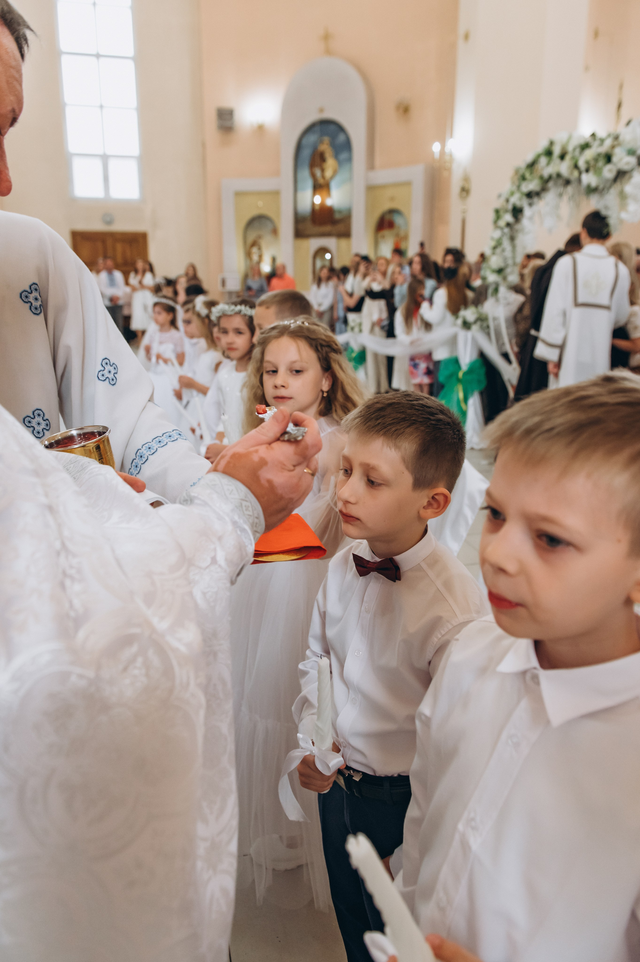 Фотосесія Причастя Тернопіль, зйомка Причастя, фотограф на Причастя Тернопіль, Причастя Львів, церква Петра і Павла. Сімейний, дитячий та індивідуальний фотограф в м. Тернопіль, м. Львів