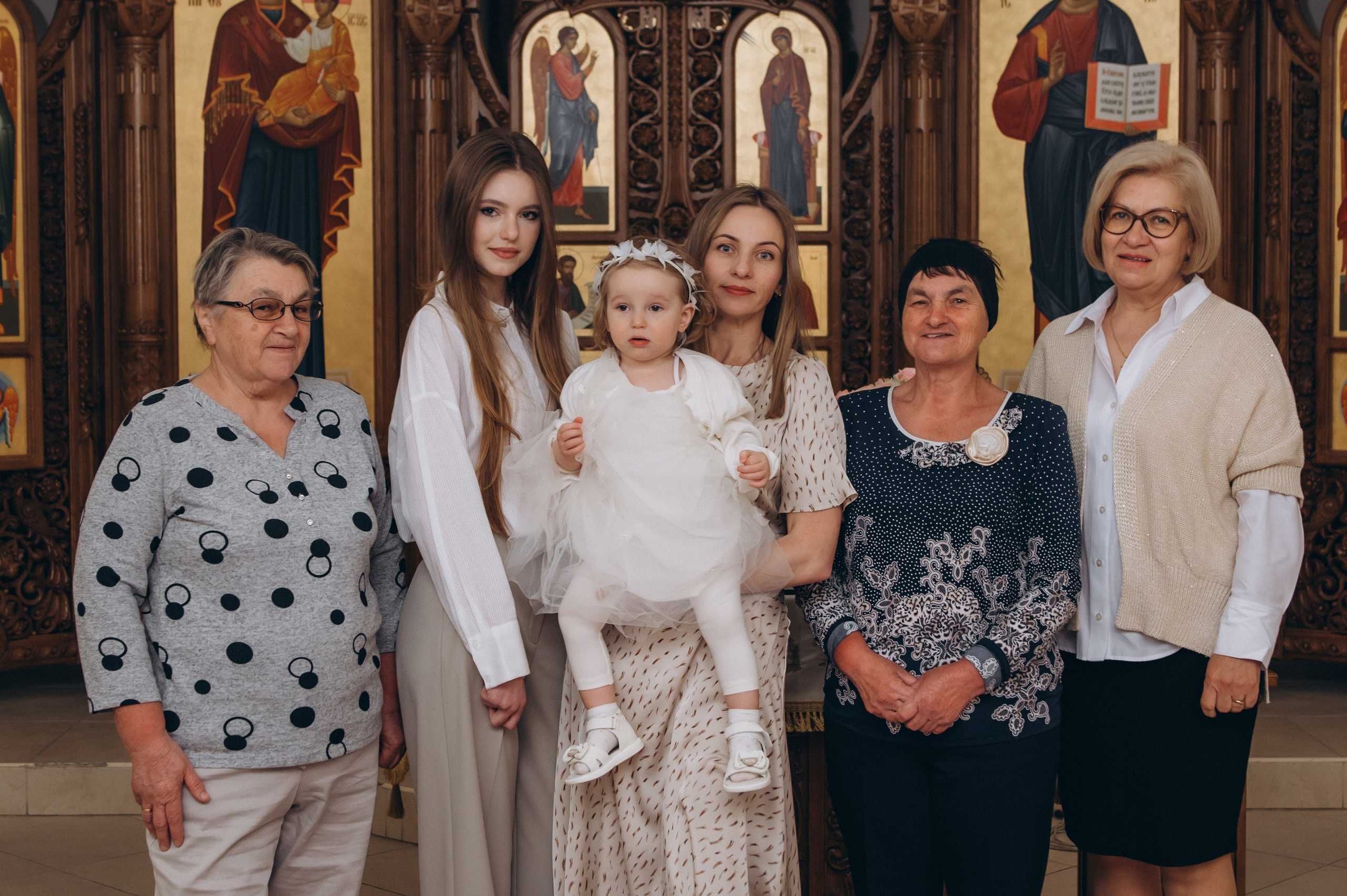 Фотосесія Хрещення Тернопіль, зйомка Хрестин Тернопіль, фотограф на хрестини Тернопіль, хрещення Львів. Сімейний, дитячий та індивідуальний фотограф в м. Тернопіль, м. Львів