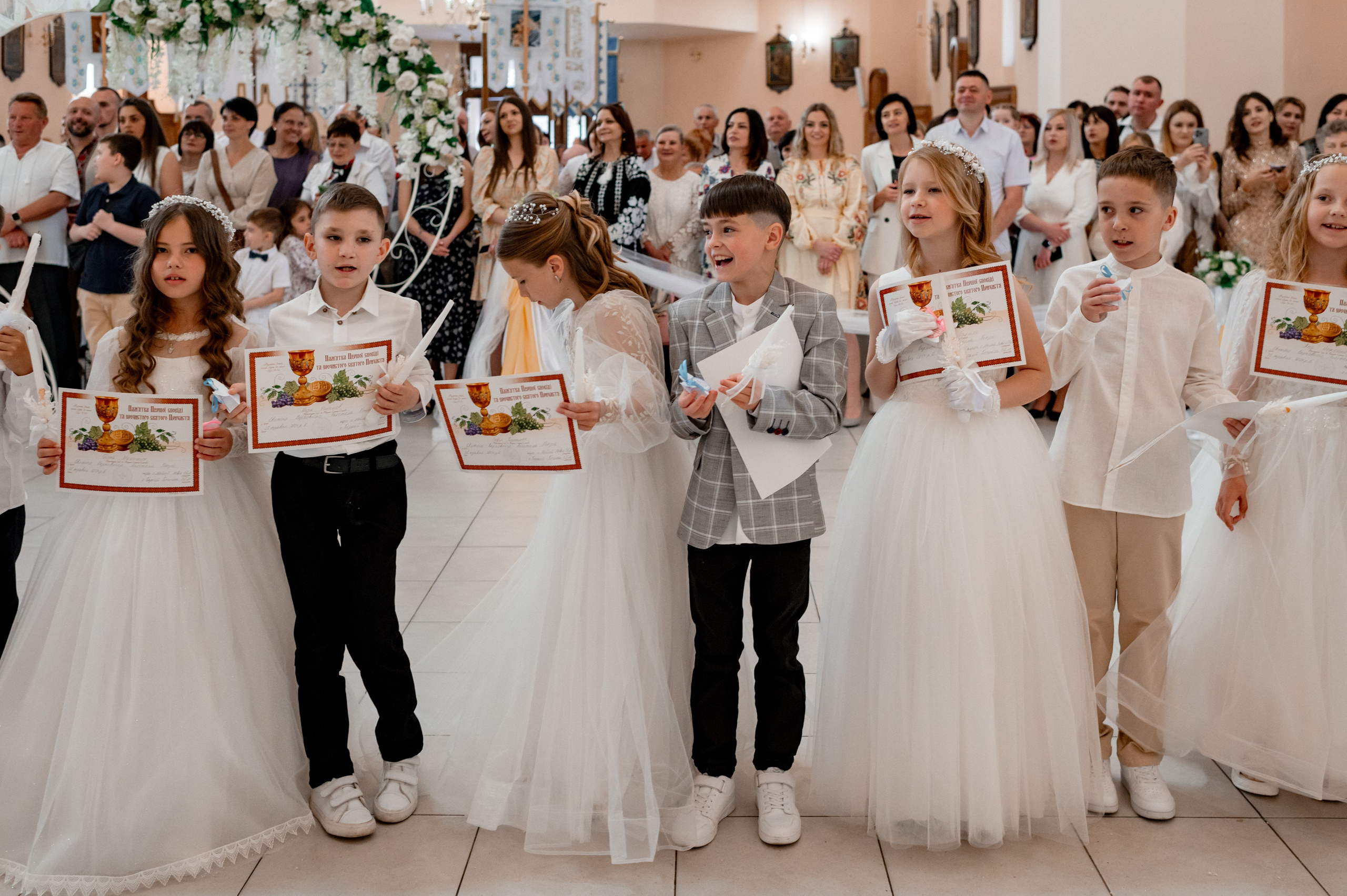 Фотосесія Першого Причастя Тернопіль, зйомка Причастя Тернопіль, Таїнство Першого Причастя Тернопіль, Катедра Причастя Тернопіль. Сімейний, дитячий та індивідуальний фотограф в м. Тернопіль, м. Львів