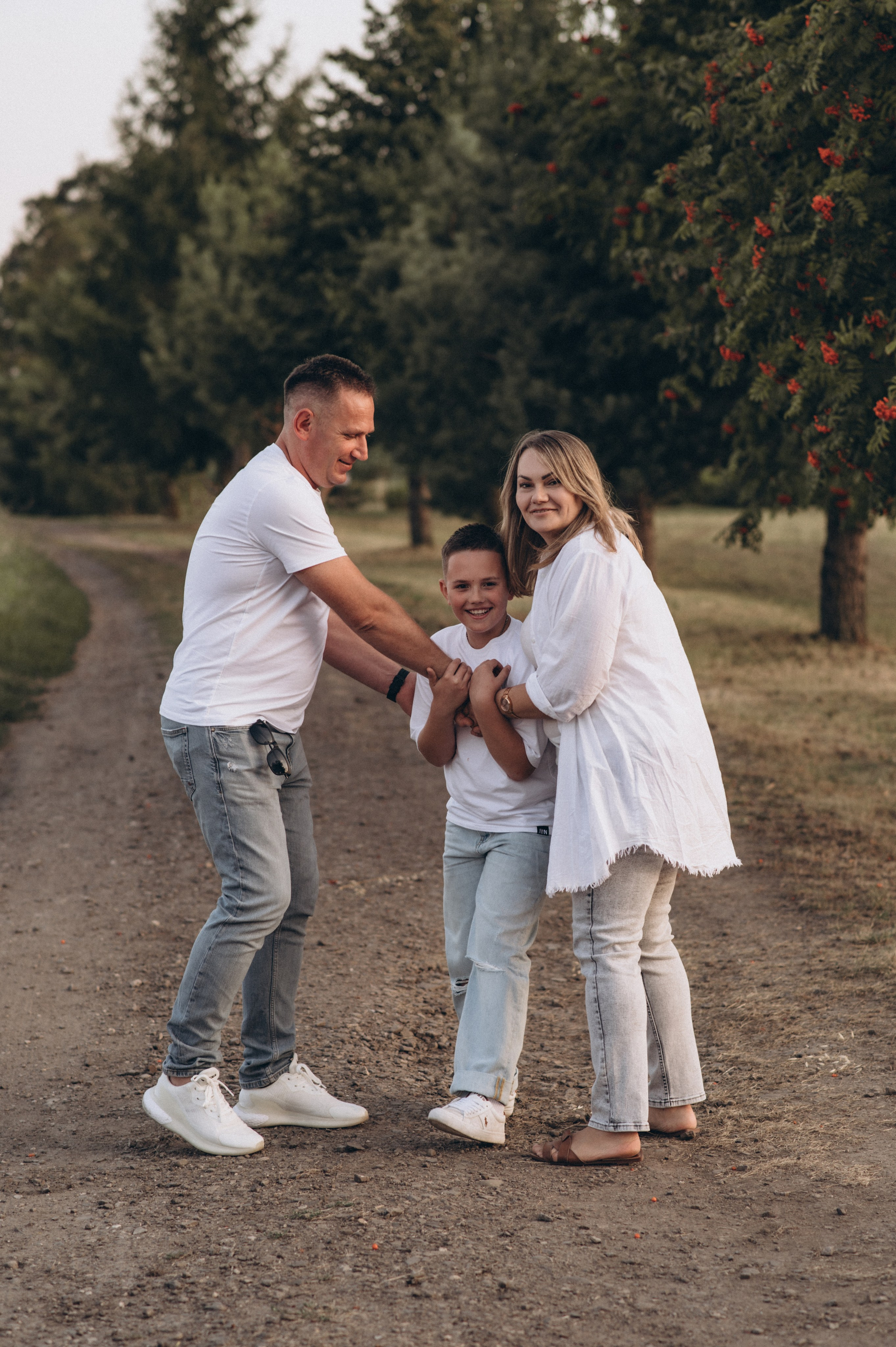 Сімейна фотосесія на природі, сімейний фотограф Тернопіль Львів, портретний фотограф Тернопіль. Сімейний, дитячий та індивідуальний фотограф в м. Тернопіль, м. Львів