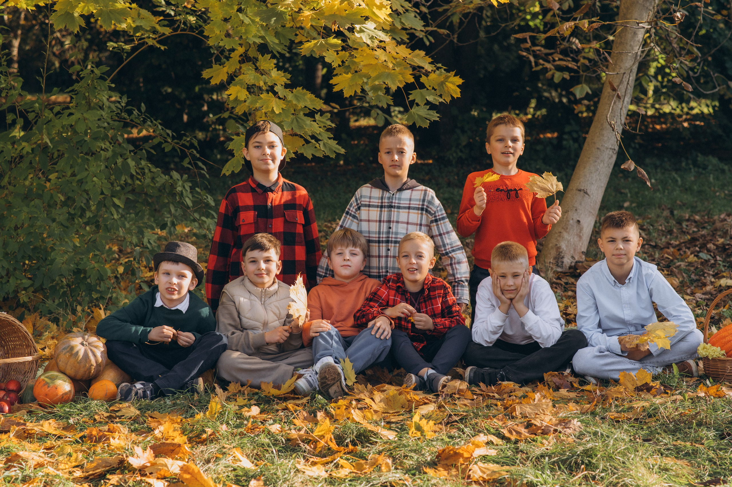 Шкільна фотосесія на віньєтки Тернопіль, шкільні альбоми, фотосесія випускників Тернопіль, випускний альбом, фотограф випускний Тернопіль. Сімейний, дитячий та індивідуальний фотограф в м. Тернопіль, м. Львів