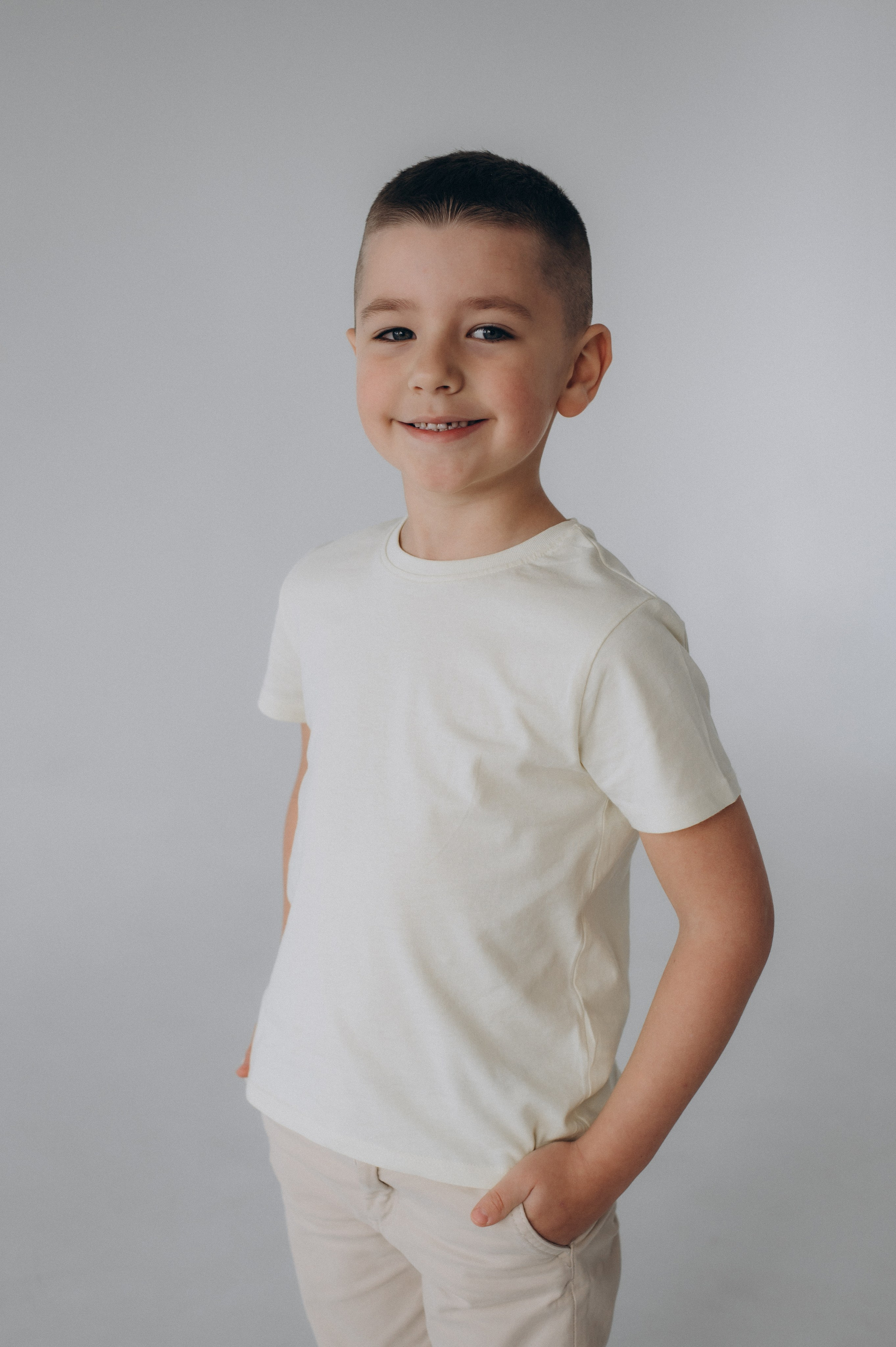 Сімейна фотосесія Тернопіль, сімейний фотограф Тернопіль Львів, зйомка дітей, портретний фотограф Тернопіль, фотосесія Причастя у студії. Сімейний, дитячий та індивідуальний фотограф в м. Тернопіль, м. Львів