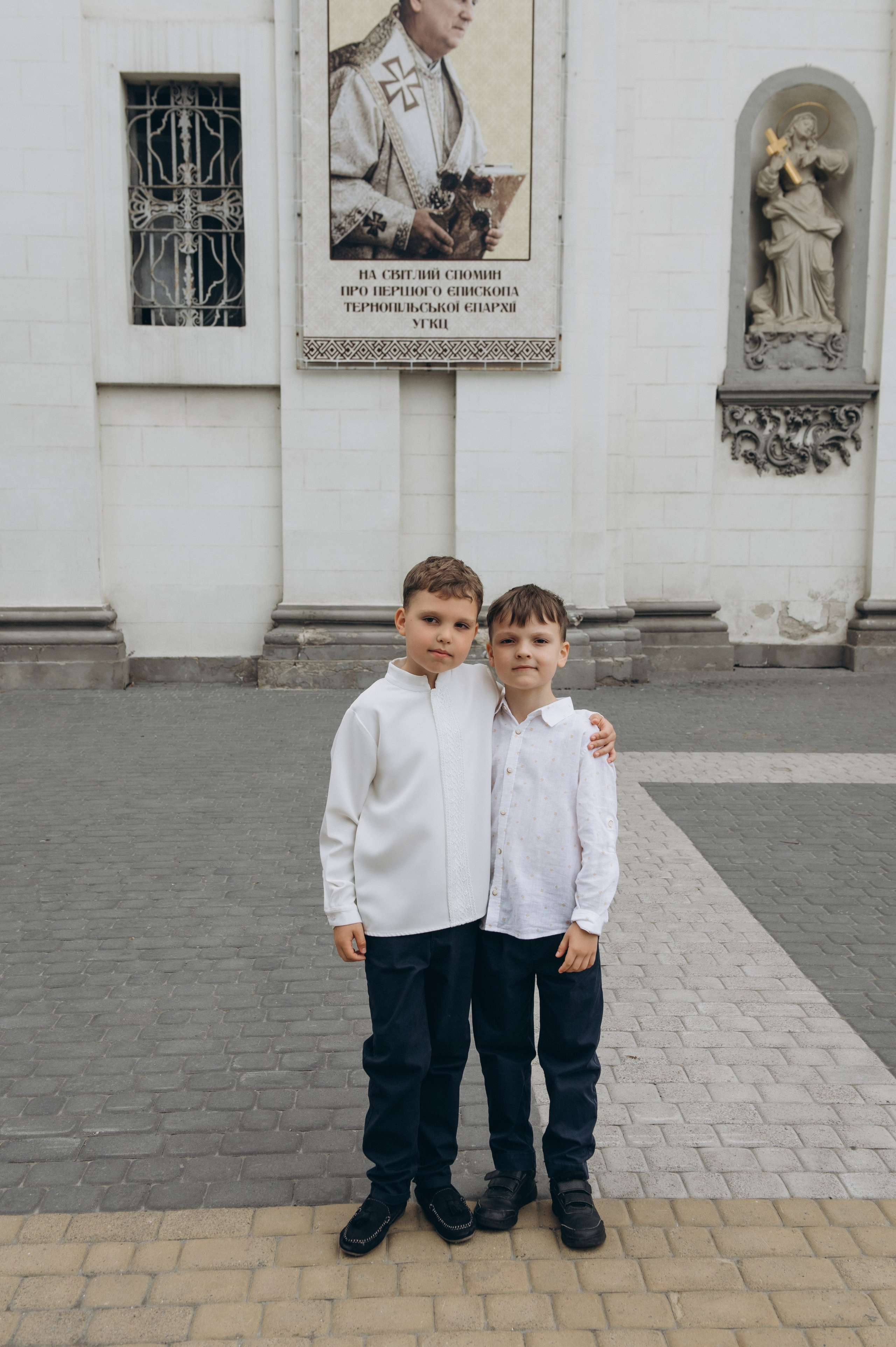 Фотосесія Першого Причастя Тернопіль, фотосесія Причастя Тернопіль, Таїнство Першого Причастя Тернопіль, Катедра Причастя Тернопіль. Сімейний, дитячий та індивідуальний фотограф в м. Тернопіль, м. Львів
