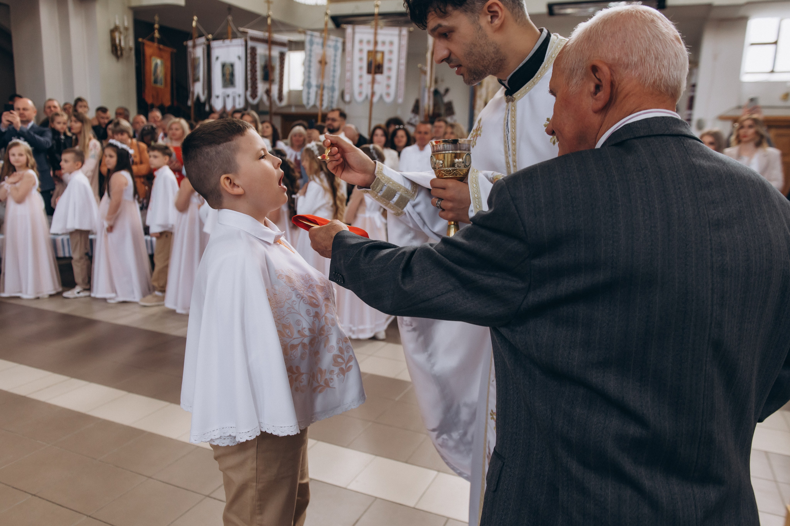 Фотосесія Причастя Тернопіль, зйомка Причастя, фотограф на Причастя Тернопіль, Причастя Львів, Причастя церква Михаїла Тернопіль. Сімейний, дитячий та індивідуальний фотограф в м. Тернопіль, м. Львів