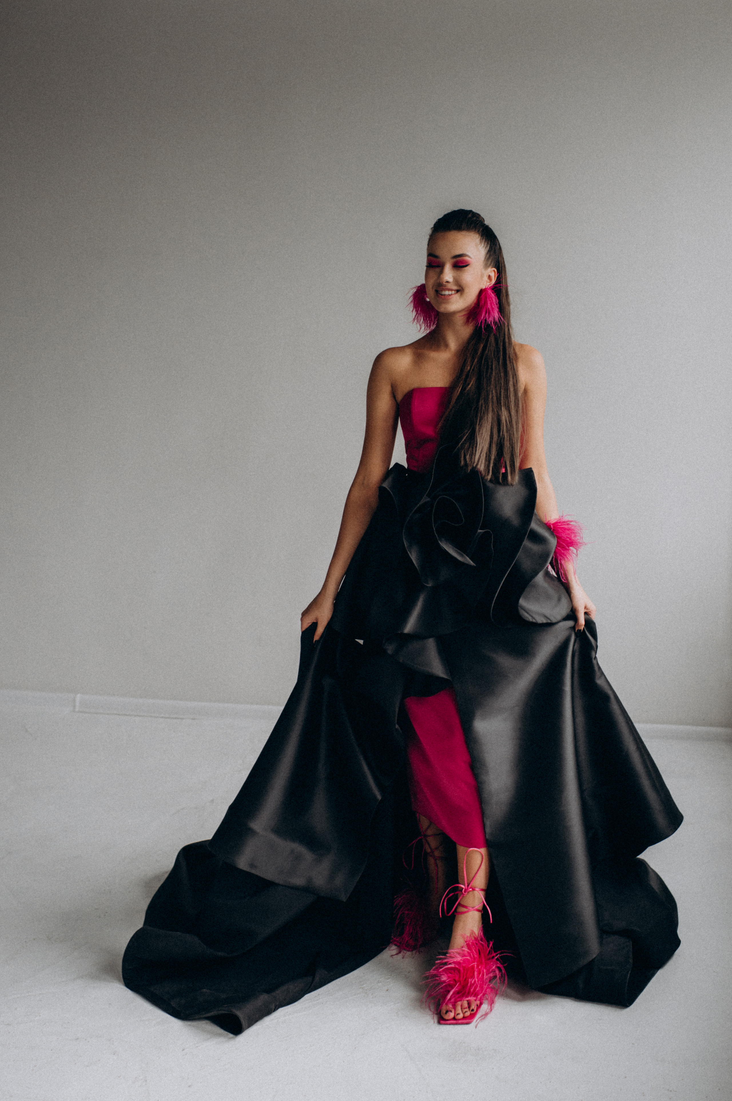 Випускниця, зйомка у студії, фотосесія випускного Тернопіль Львів. Сімейний, дитячий та індивідуальний фотограф в м. Тернопіль, м. Львів