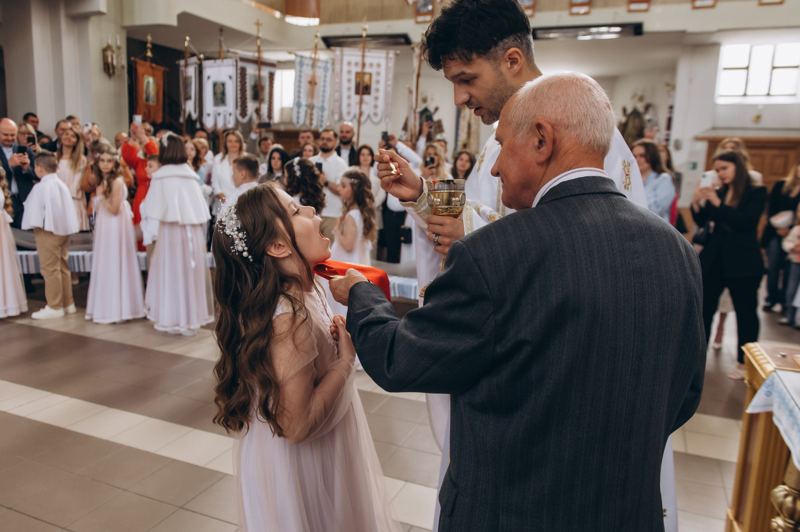 Фотосесія Причастя Тернопіль, зйомка Причастя, фотограф на Причастя Тернопіль, Причастя Львів, Причастя церква Михаїла Тернопіль. Сімейний, дитячий та індивідуальний фотограф в м. Тернопіль, м. Львів