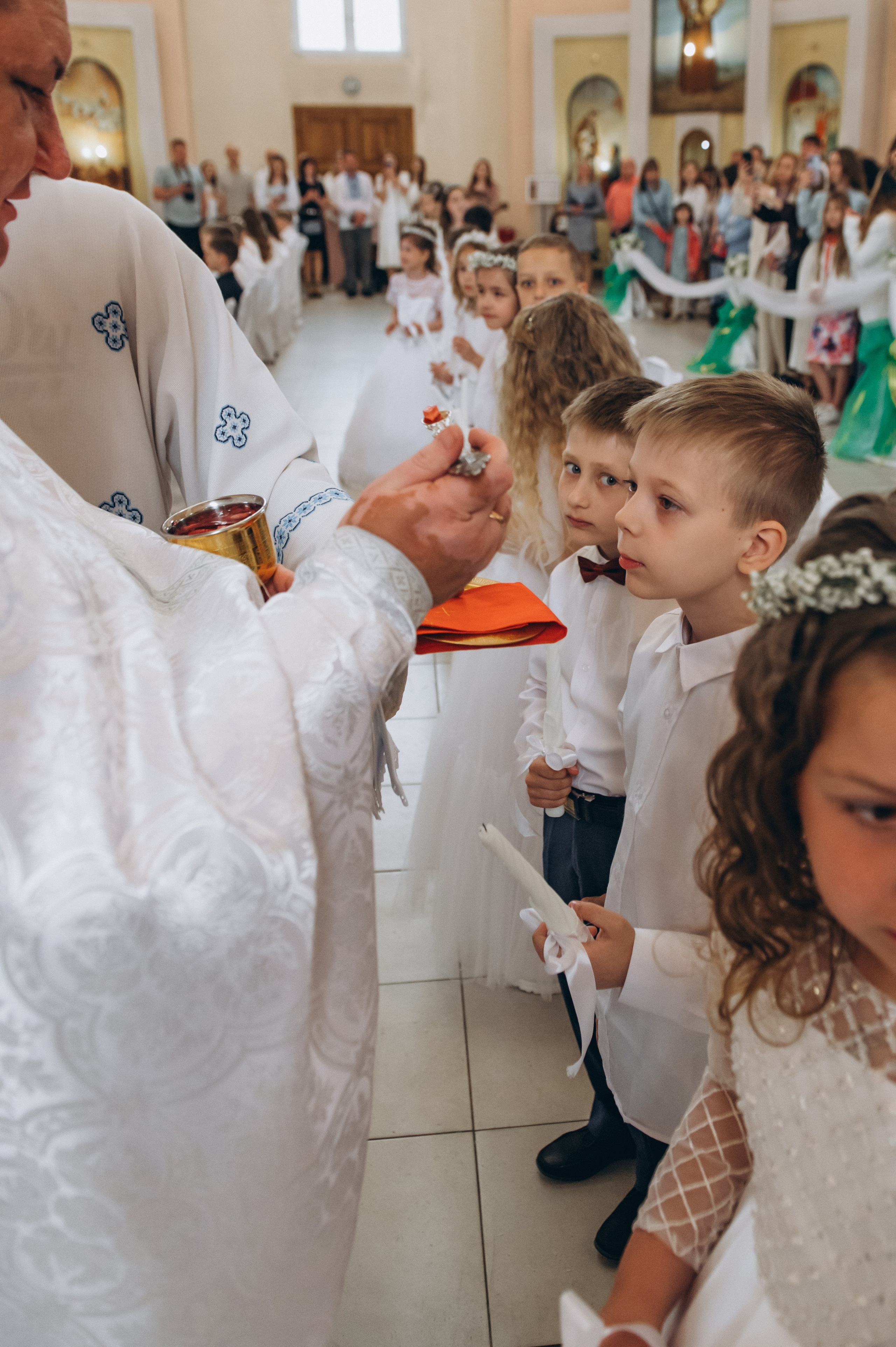 Фотосесія Причастя Тернопіль, зйомка Причастя, фотограф на Причастя Тернопіль, Причастя Львів, церква Петра і Павла. Сімейний, дитячий та індивідуальний фотограф в м. Тернопіль, м. Львів