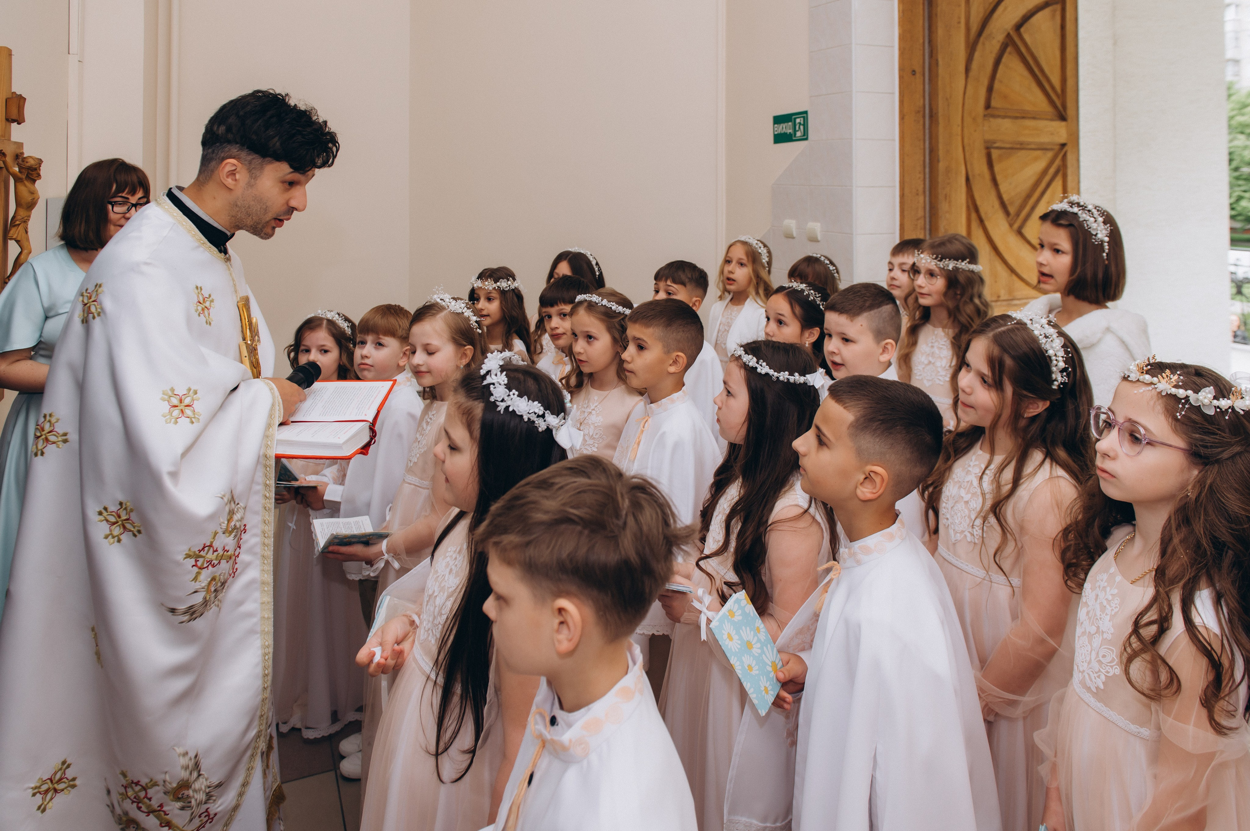 Фотосесія Причастя Тернопіль, зйомка Причастя, фотограф на Причастя Тернопіль, Причастя Львів, Причастя церква Михаїла Тернопіль. Сімейний, дитячий та індивідуальний фотограф в м. Тернопіль, м. Львів