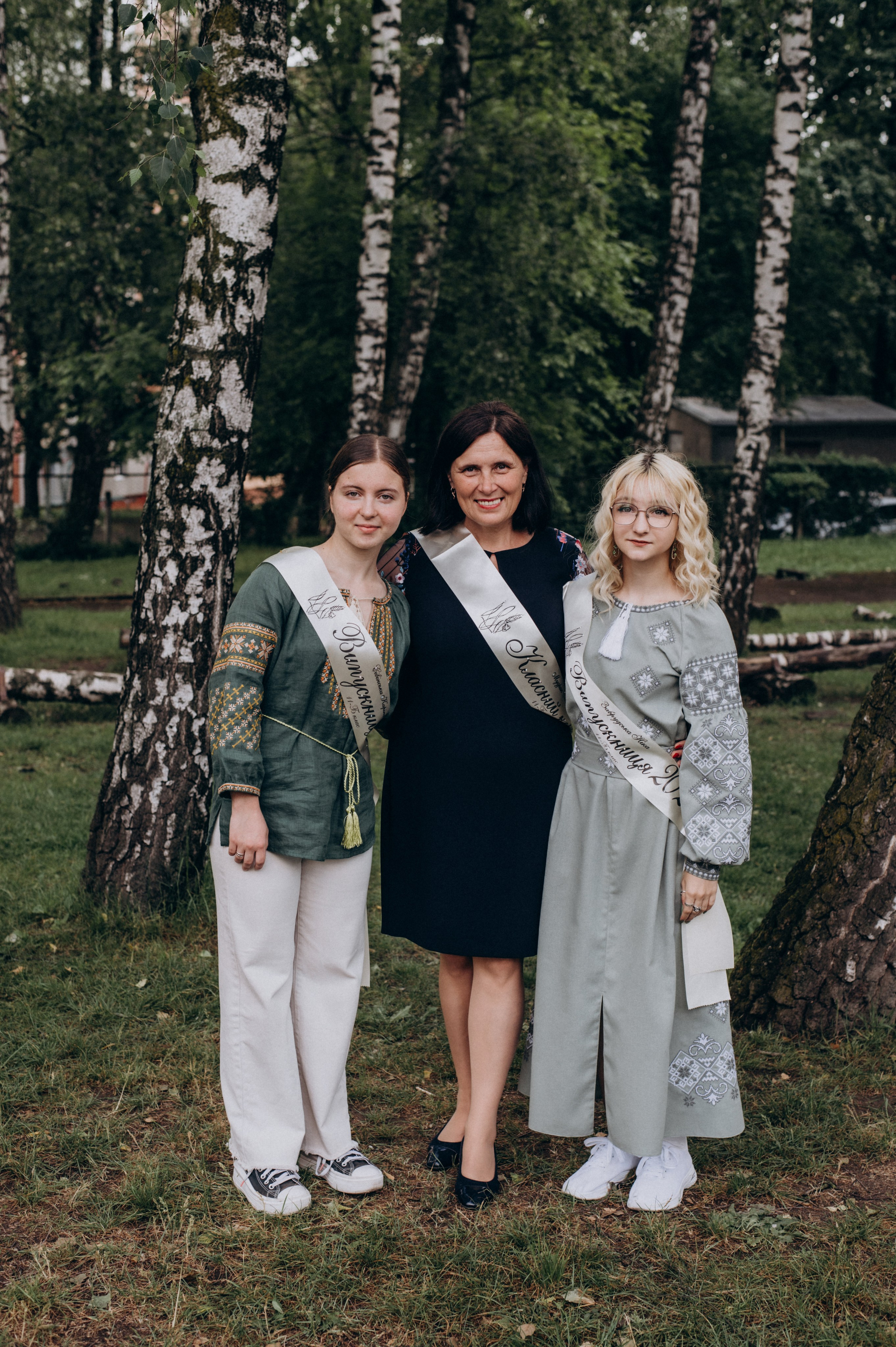 Фотосесія останнього дзвоника, фотосесія випускників Тернопіль, випускний 2024. Сімейний, дитячий та індивідуальний фотограф в м. Тернопіль, м. Львів