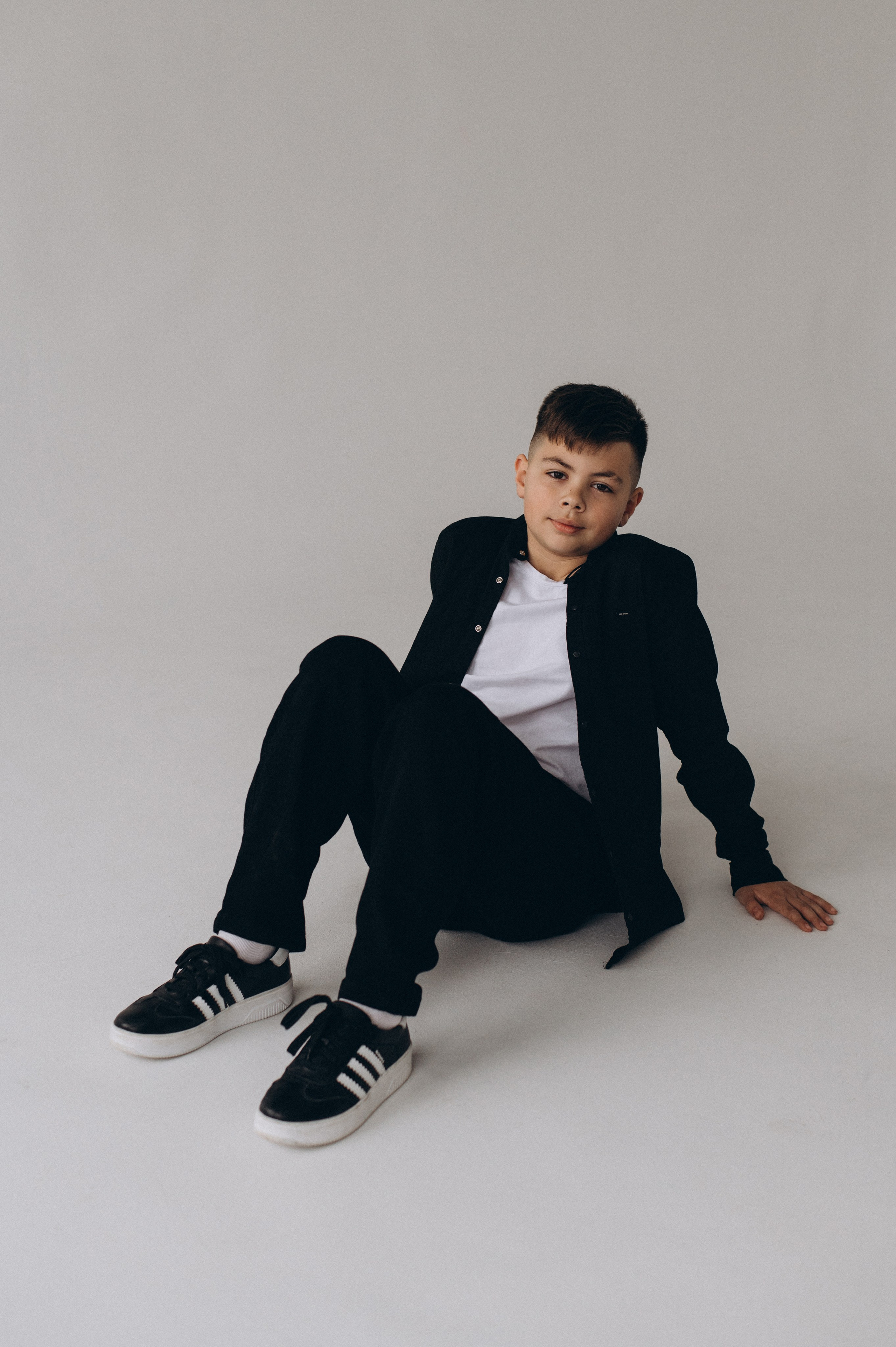 Шкільна фотосесія на віньєтки Тернопіль, шкільні альбоми, фотосесія випускників Тернопіль, випускний альбом, фотограф випускний Тернопіль. Сімейний, дитячий та індивідуальний фотограф в м. Тернопіль, м. Львів