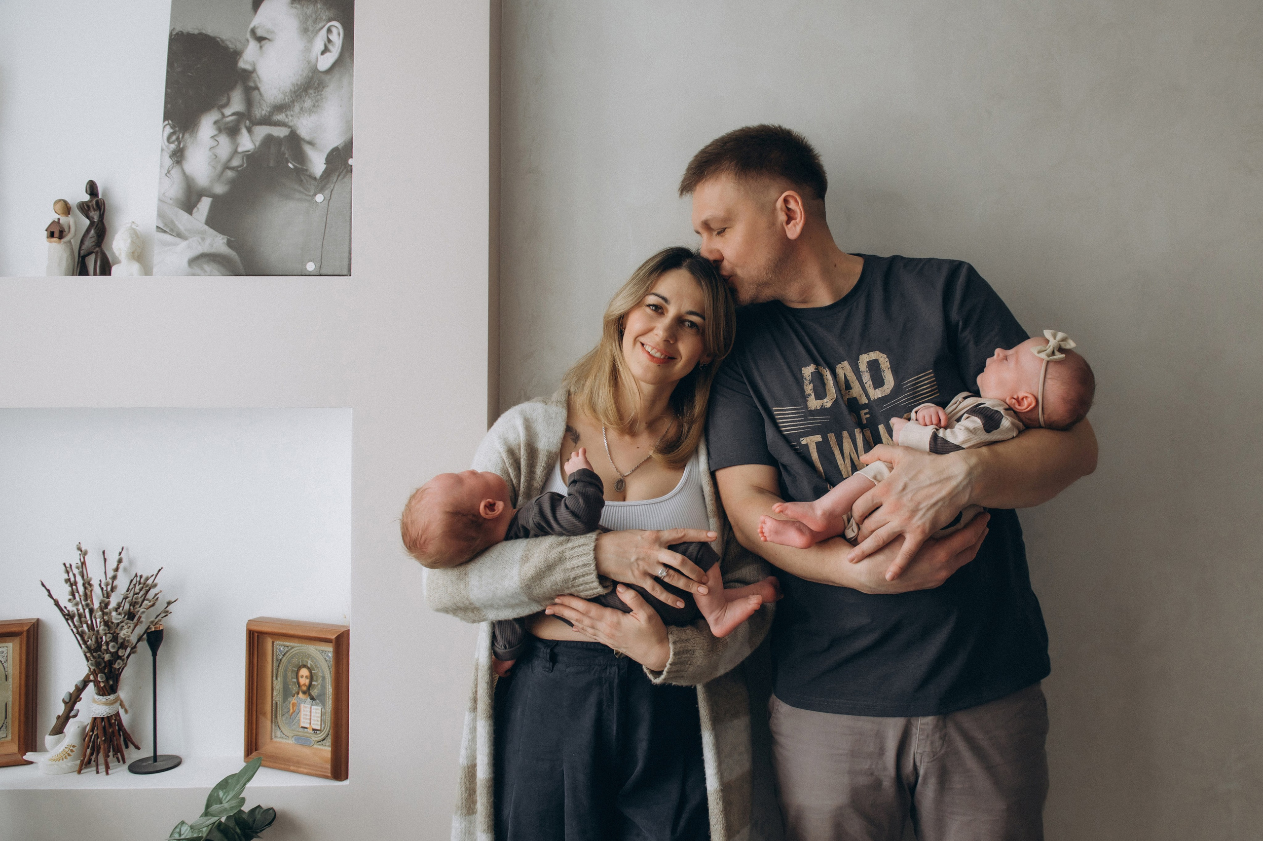 Сімейна фотосесія вдома Тернопіль, сімейний фотограф Львів Тернопіль, сімейна фотосесія Тернопіль, фотосесія двійні, зйомка близнюків. Сімейний, дитячий та індивідуальний фотограф в м. Тернопіль, м. Львів