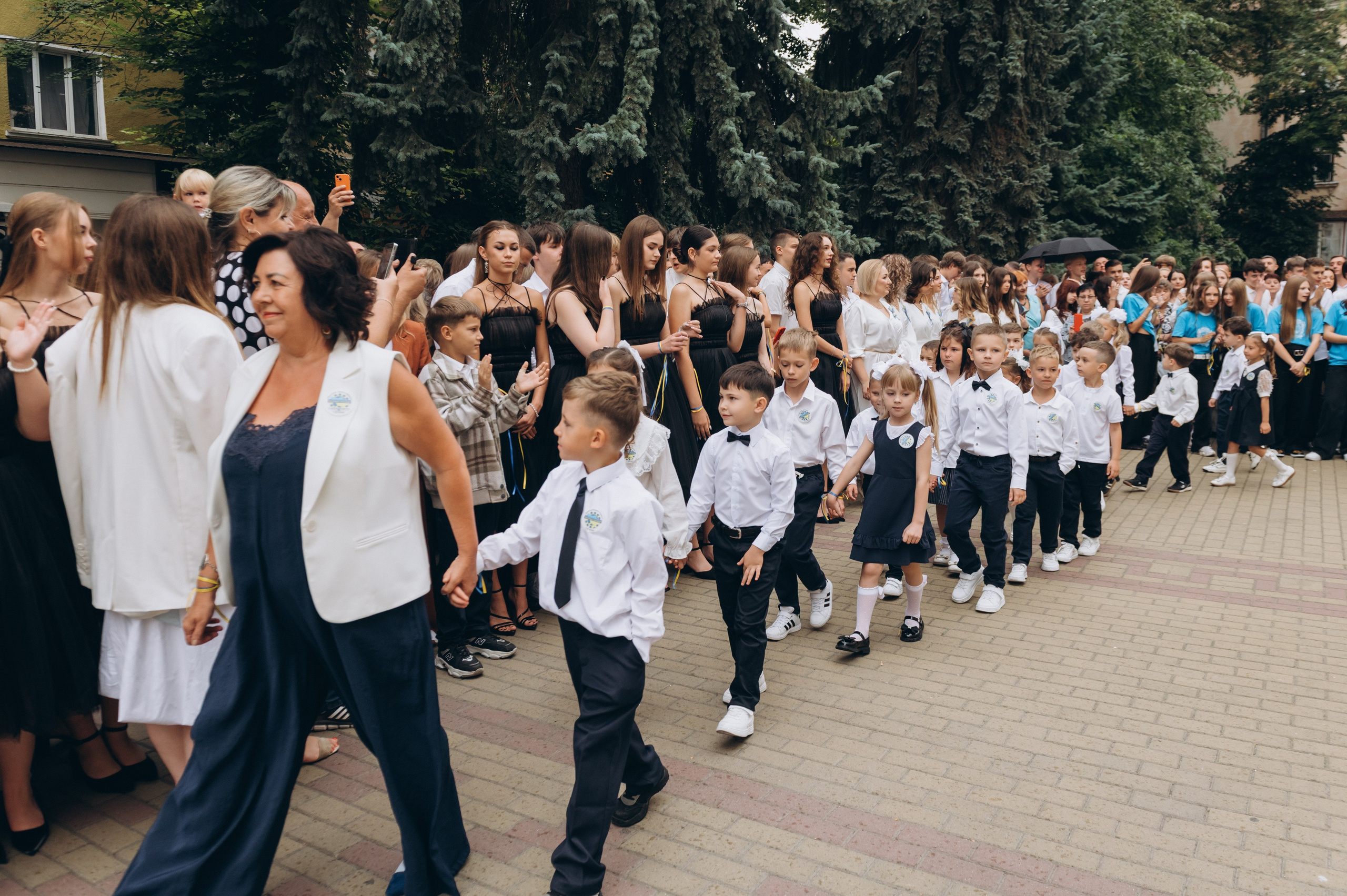 Перший дзвоник у Тернополі, фотосесія першокласників