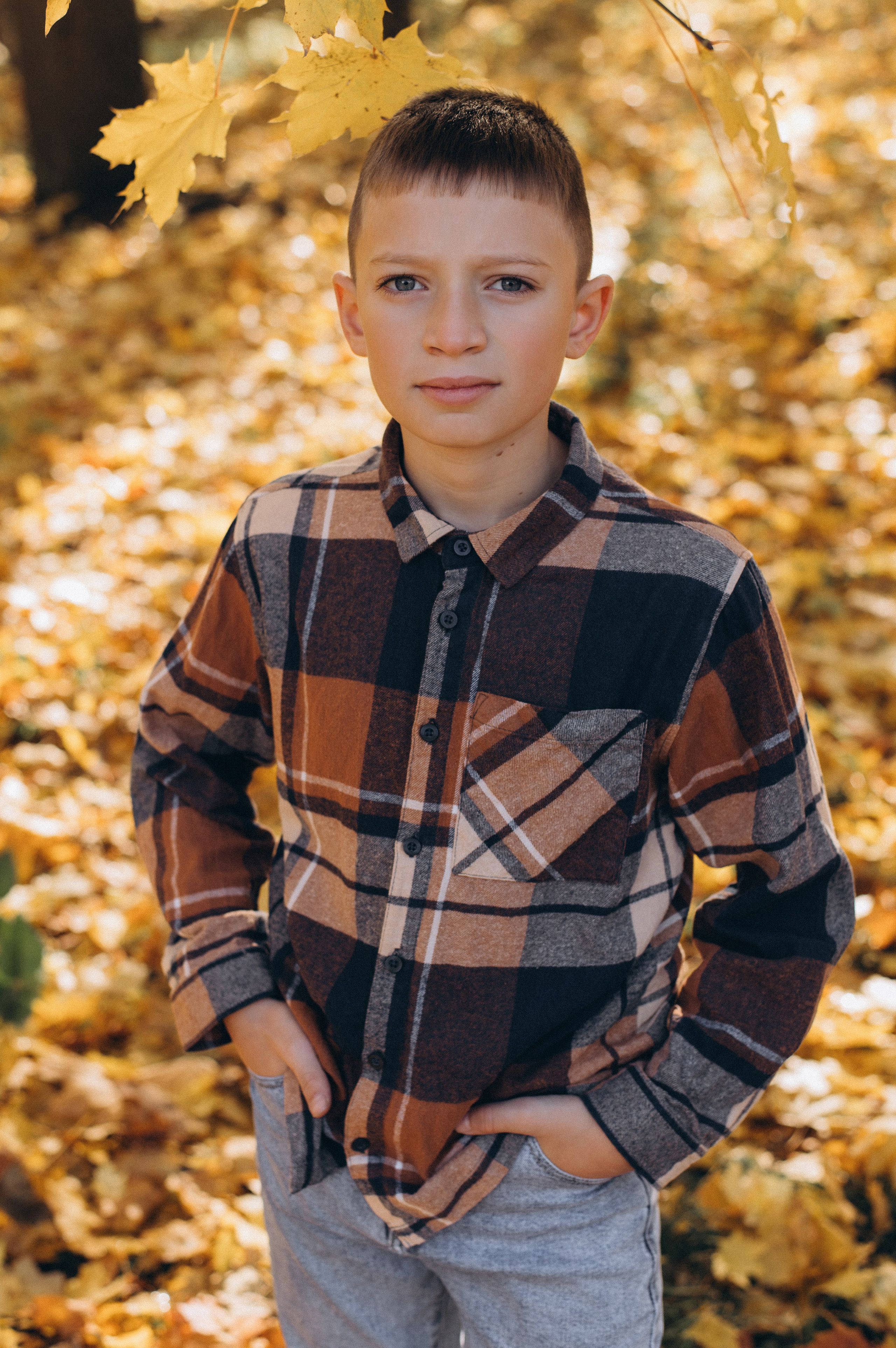Осіння фотосесія 4 класу на віньєтки, випускні фотоальбоми Тернопіль, фотосесія випускників Тернопіль, шкільний випускний альбом Тернопіль. Сімейний, дитячий та індивідуальний фотограф в м. Тернопіль, м. Львів