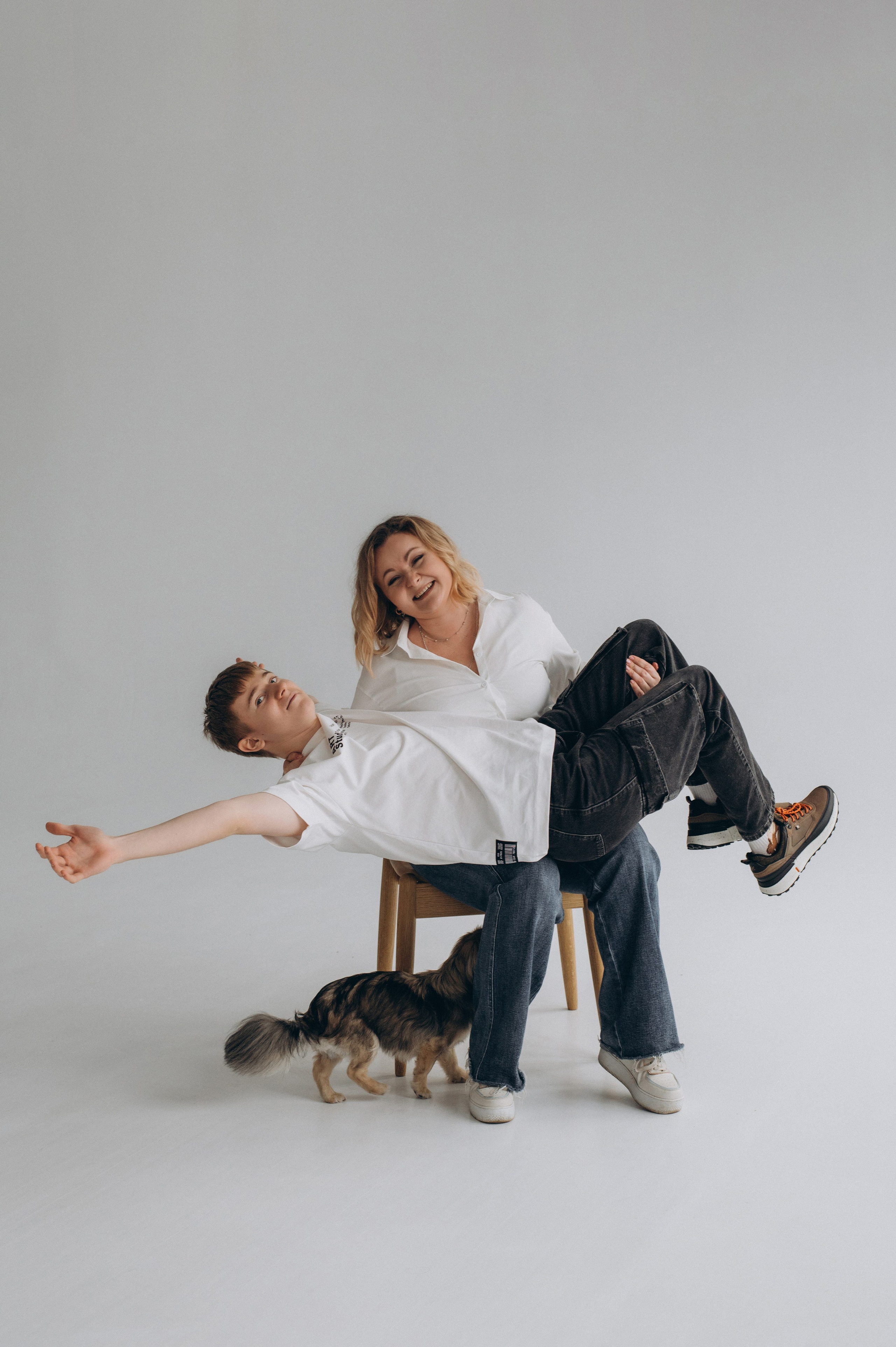 Фотосесія мама і син, сімейна фотосесія Тернопіль, зйомка мами з сином, сімейний фотограф Тернопіль, зйомка з домашнім улюбленцем. Сімейний, дитячий та індивідуальний фотограф в м. Тернопіль, м. Львів
