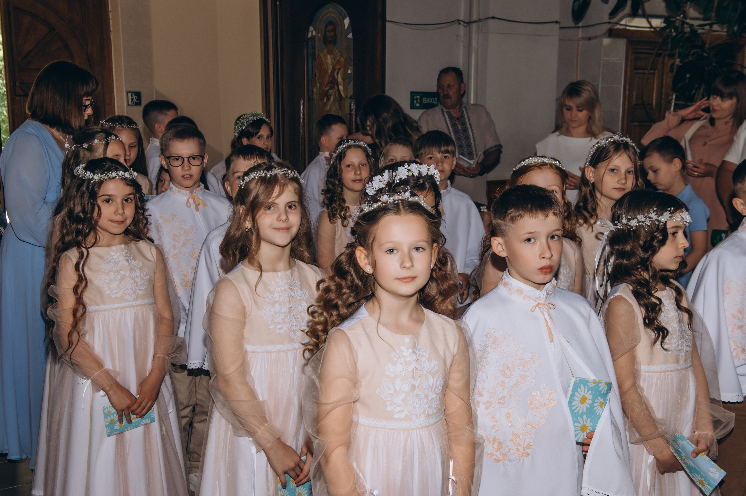 Фотосесія Причастя Тернопіль церква Св&nbsp;Михаїла, фотограф на&nbsp;Причастя Тернопіль, фотосесія Літургії Причастя Тернопіль