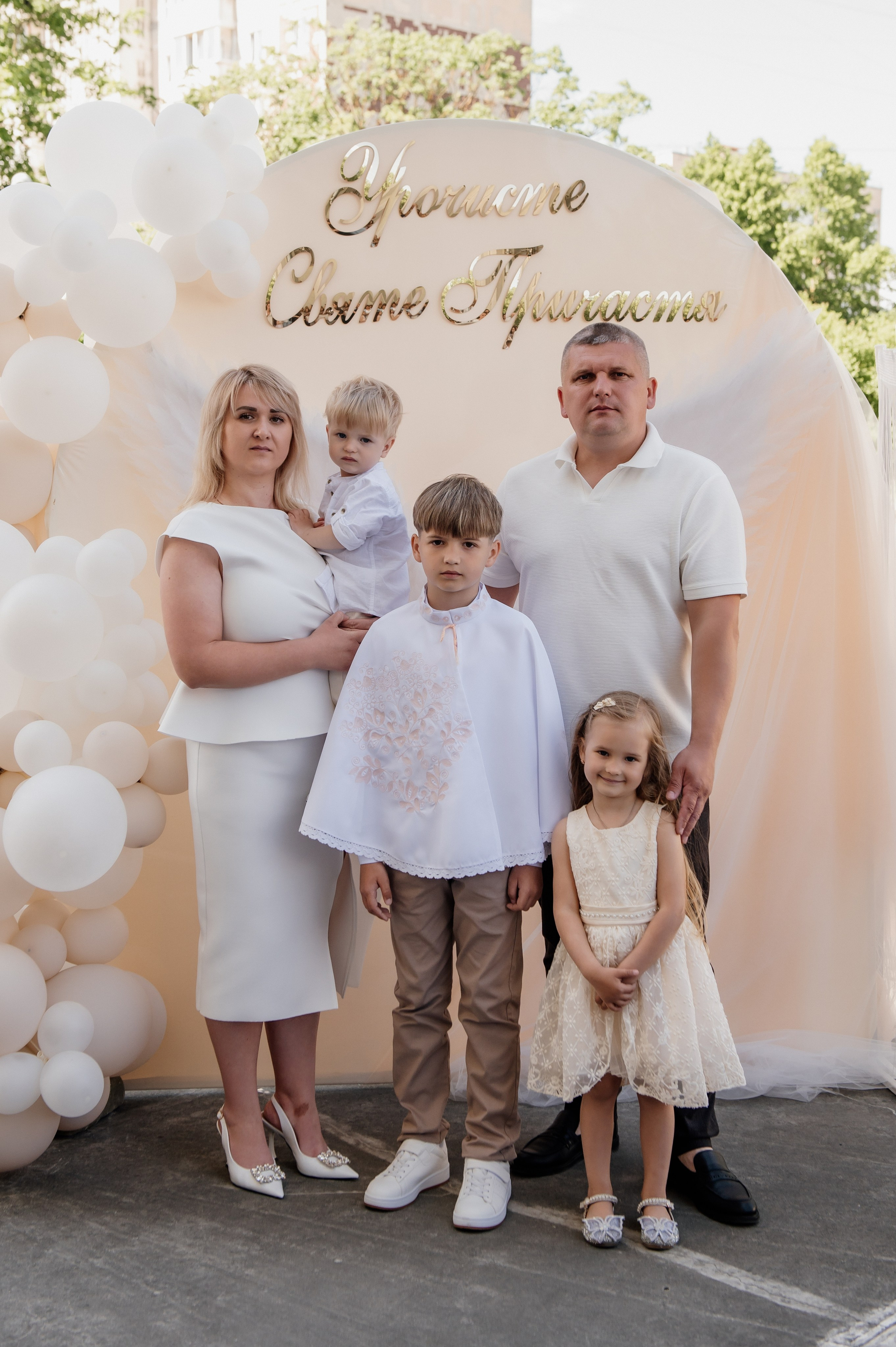 Фотосесія Причастя Тернопіль церква Св Михаїла, фотограф на Причастя Тернопіль, фотосесія Літургії Причастя Тернопіль. Сімейний, дитячий та індивідуальний фотограф в м. Тернопіль, м. Львів