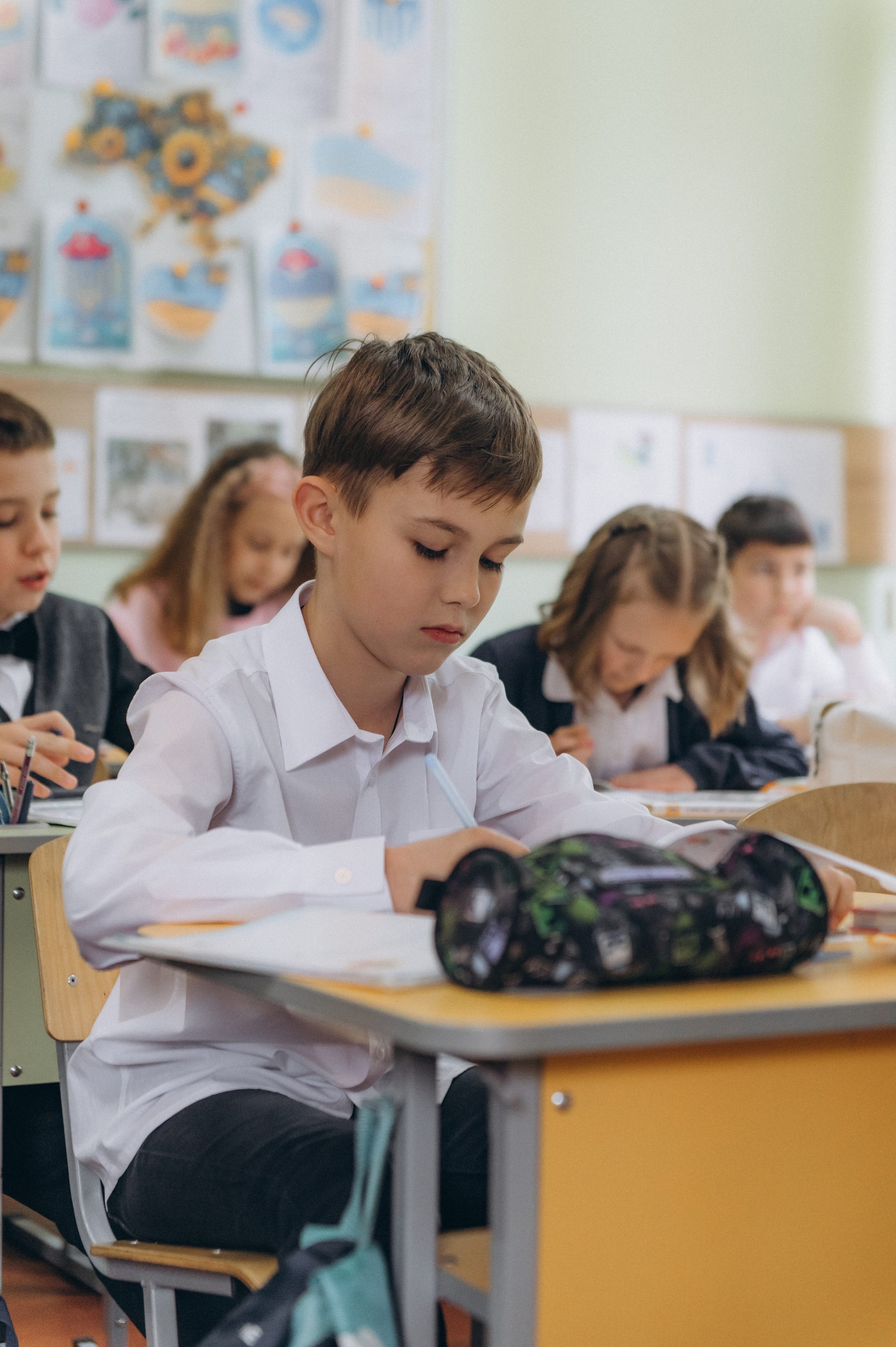 Шкільна фотосесія на віньєтки Тернопіль, фотосесія випускників Тернопіль, зйомка на віньєтки, шкільні фотоальбоми Тернопіль. Сімейний, дитячий та індивідуальний фотограф в м. Тернопіль, м. Львів