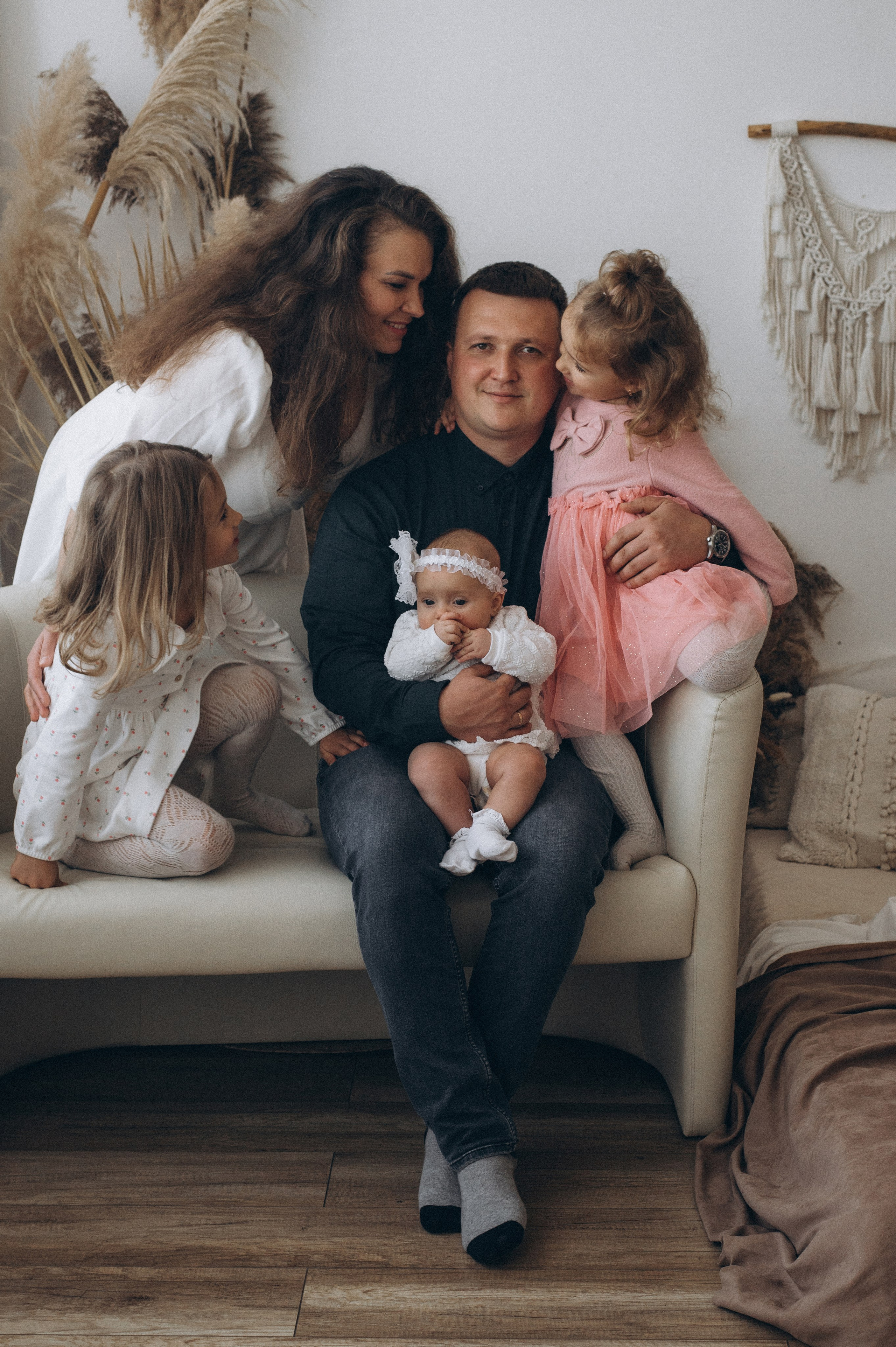 Сімейна фотосесія Тернопіль Львів, студійна сімейна зйомка з дітьми. Сімейний, дитячий та індивідуальний фотограф в м. Тернопіль, м. Львів