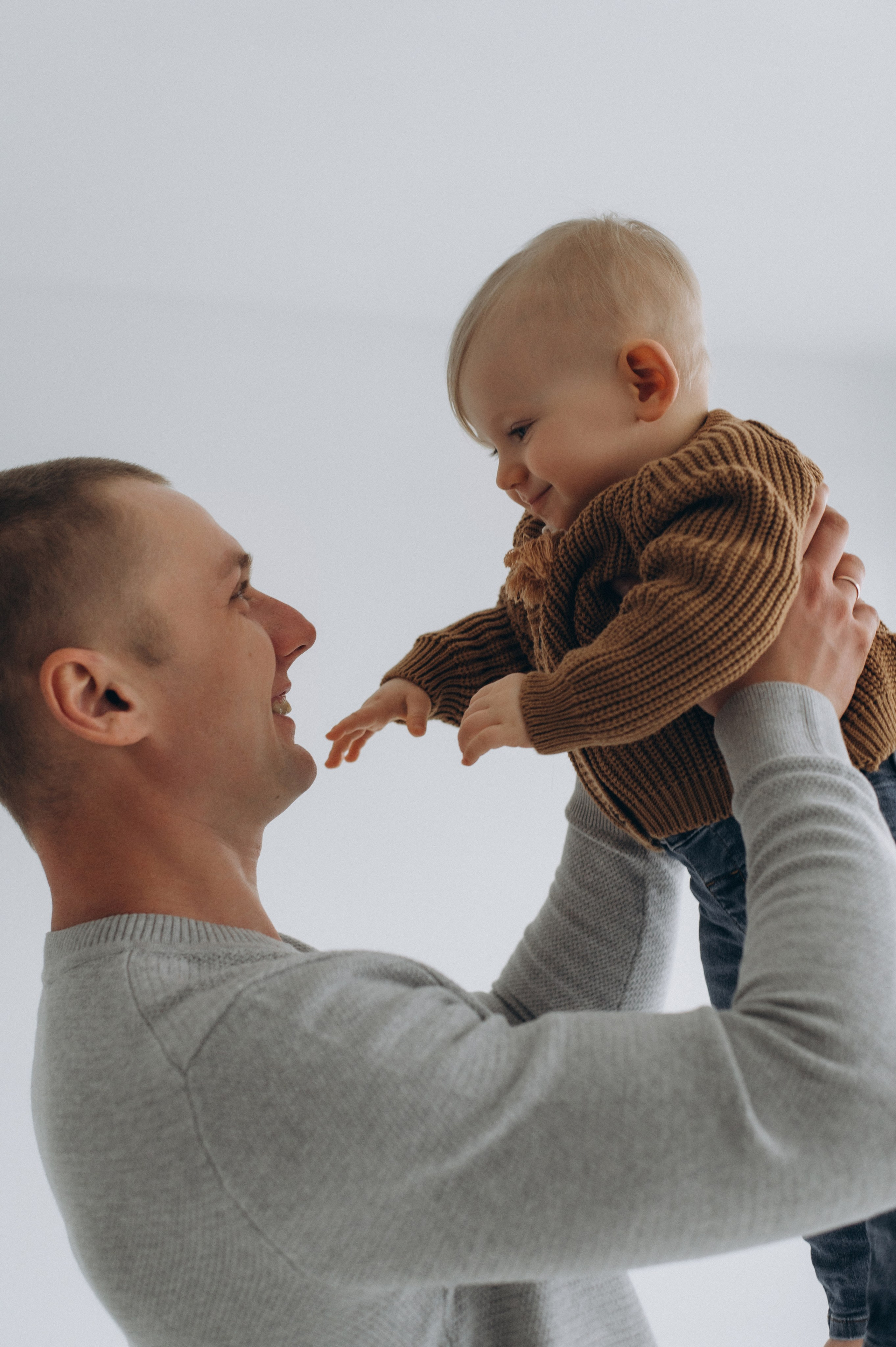 Зйомка дня народження дитини, фотосесія 1 рік Тернопіль, сімейний фотограф Тернопіль, сімейна фотосесія Тернопіль, перший тортик малюка. Сімейний, дитячий та індивідуальний фотограф в м. Тернопіль, м. Львів