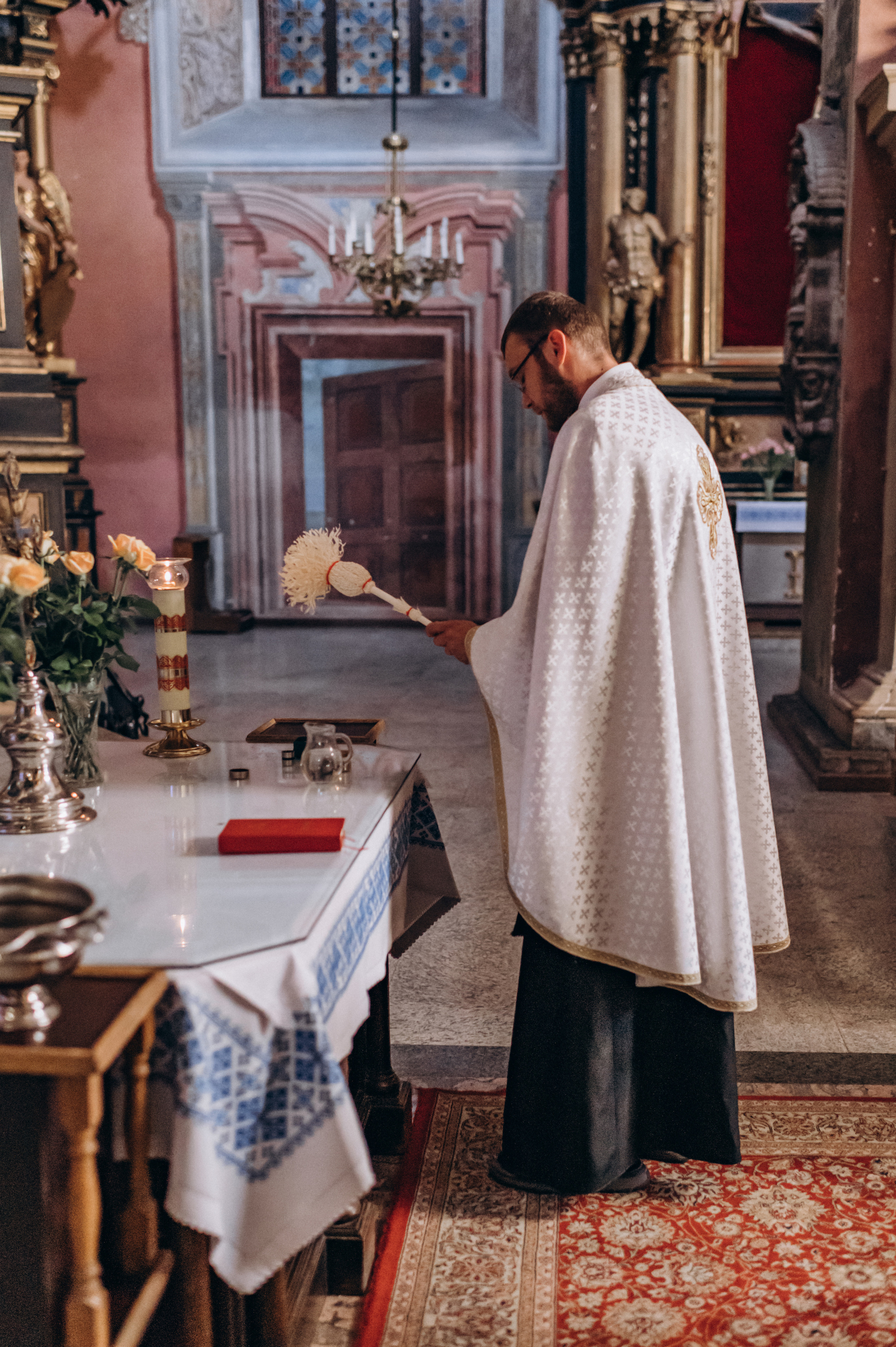 Хрещення Марка, Бернардинський монастир, Львів. Сімейний, дитячий та індивідуальний фотограф в м. Тернопіль, м. Львів