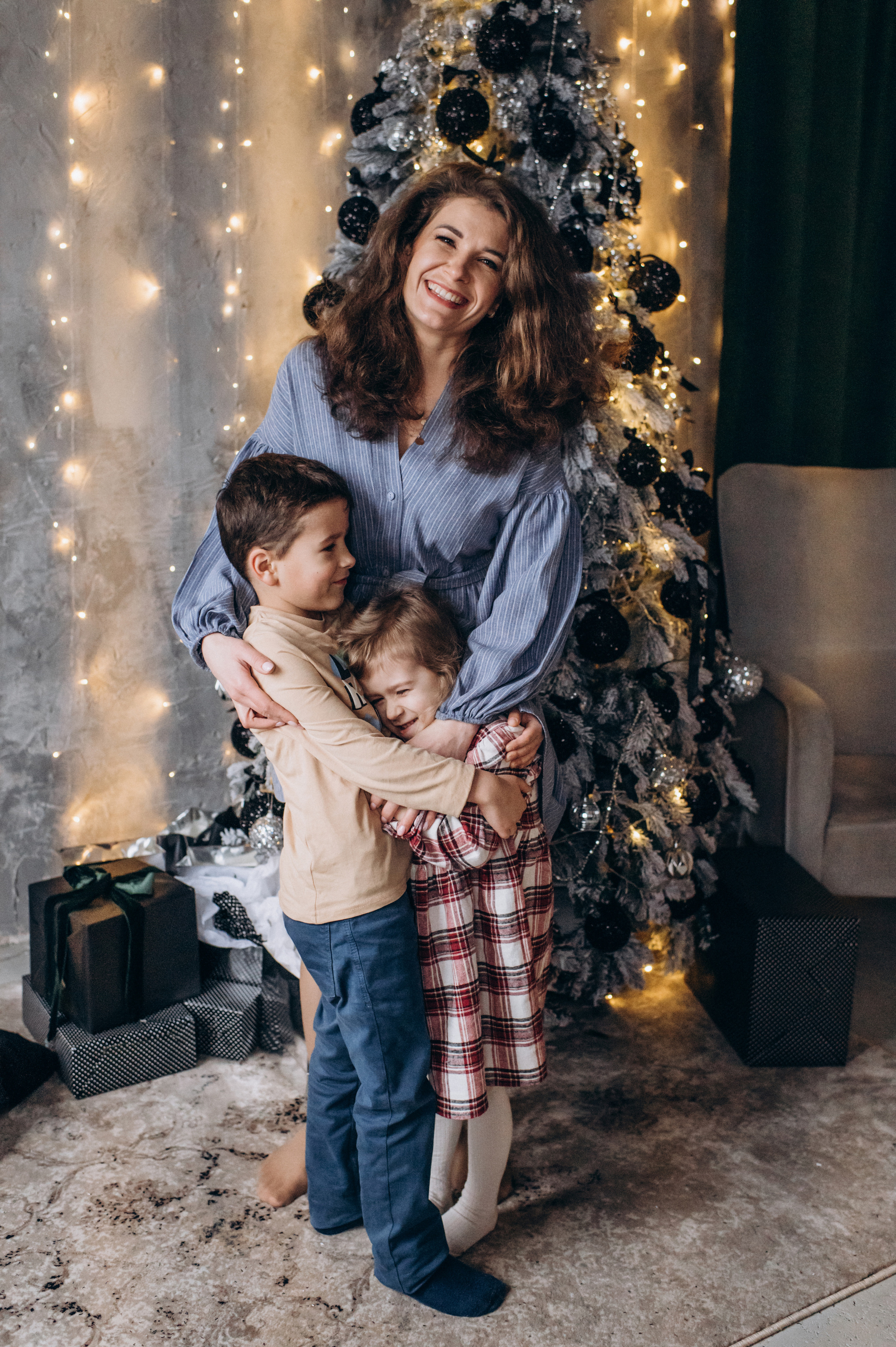 Новорічна сімейна зйомка у студії. Сімейний, дитячий та індивідуальний фотограф в м. Тернопіль, м. Львів