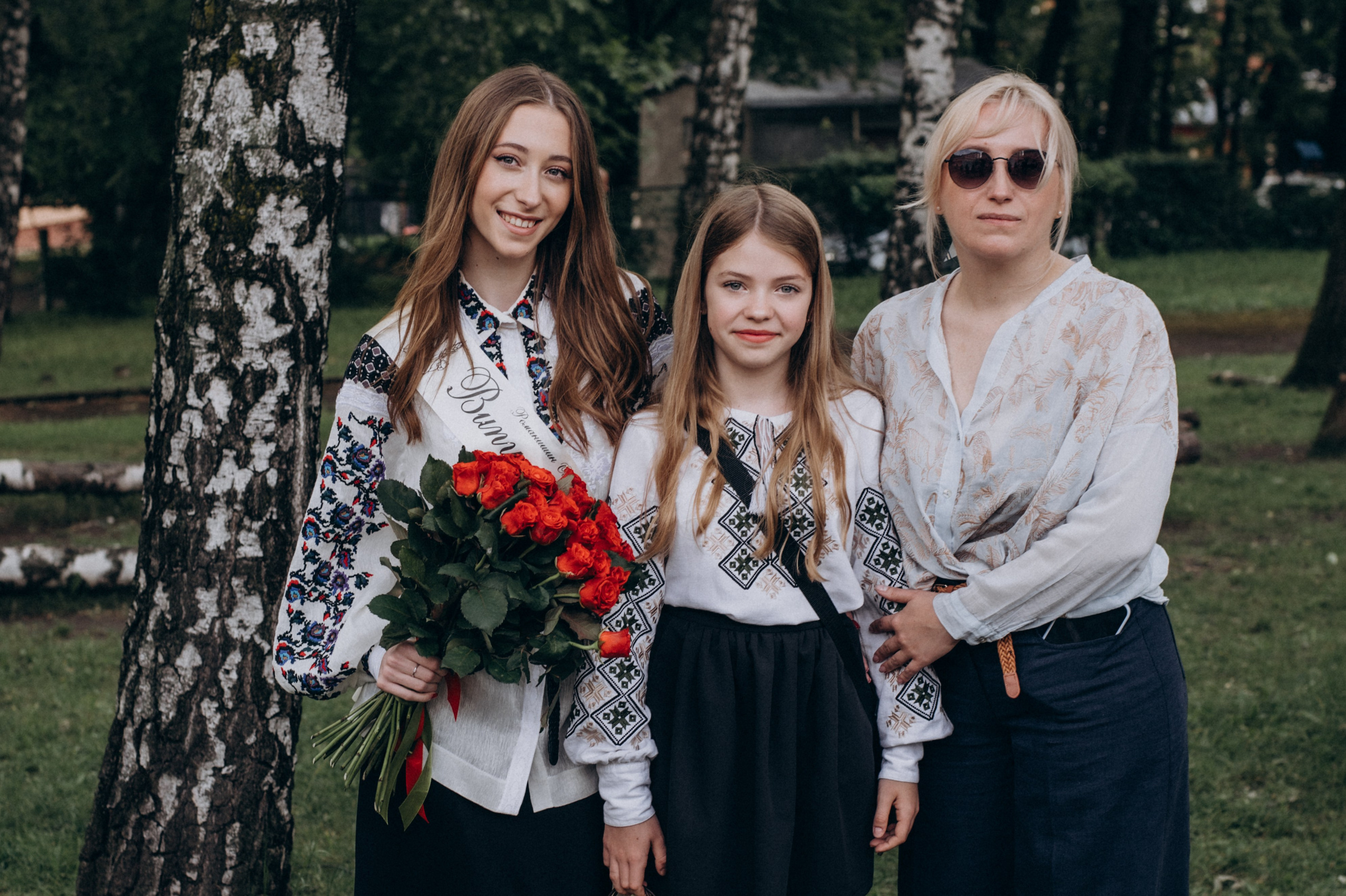 Фотосесія останнього дзвоника, фотосесія випускників Тернопіль, випускний 2024. Сімейний, дитячий та індивідуальний фотограф в м. Тернопіль, м. Львів