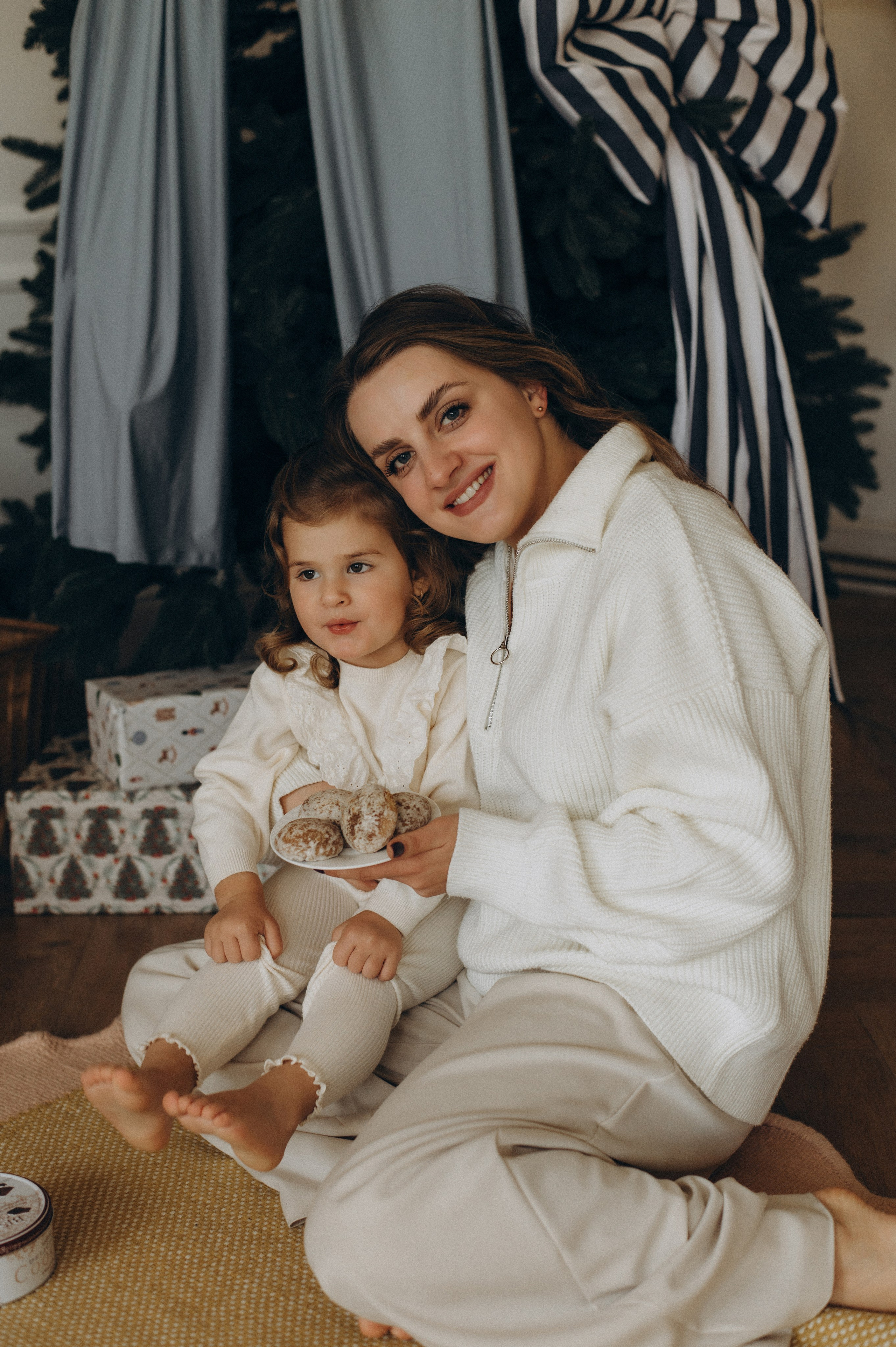 Фотосесія мами і донечки Тернопіль, сімейний фотограф Тернопіль, фотосесія мами і дитини Тернопіль, новорічна фотосесія Тернопіль. Сімейний, дитячий та індивідуальний фотограф в м. Тернопіль, м. Львів