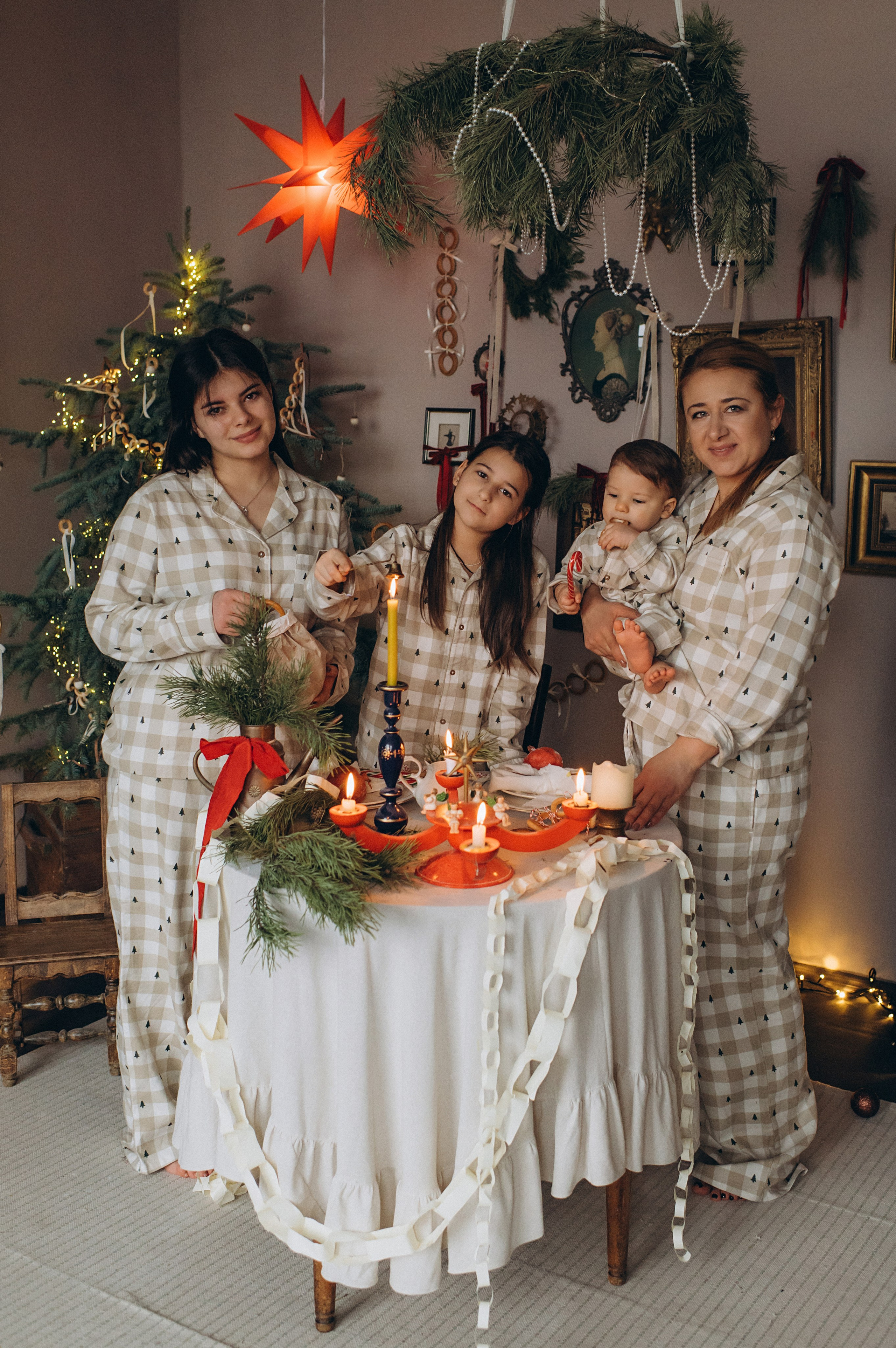 Перший тортик малюка, зйомка першого тортика Тернопіль, новорічна фотосесія, зйомка дня народження, сімейний фотограф Тернопіль, cakesmash. Сімейний, дитячий та індивідуальний фотограф в м. Тернопіль, м. Львів