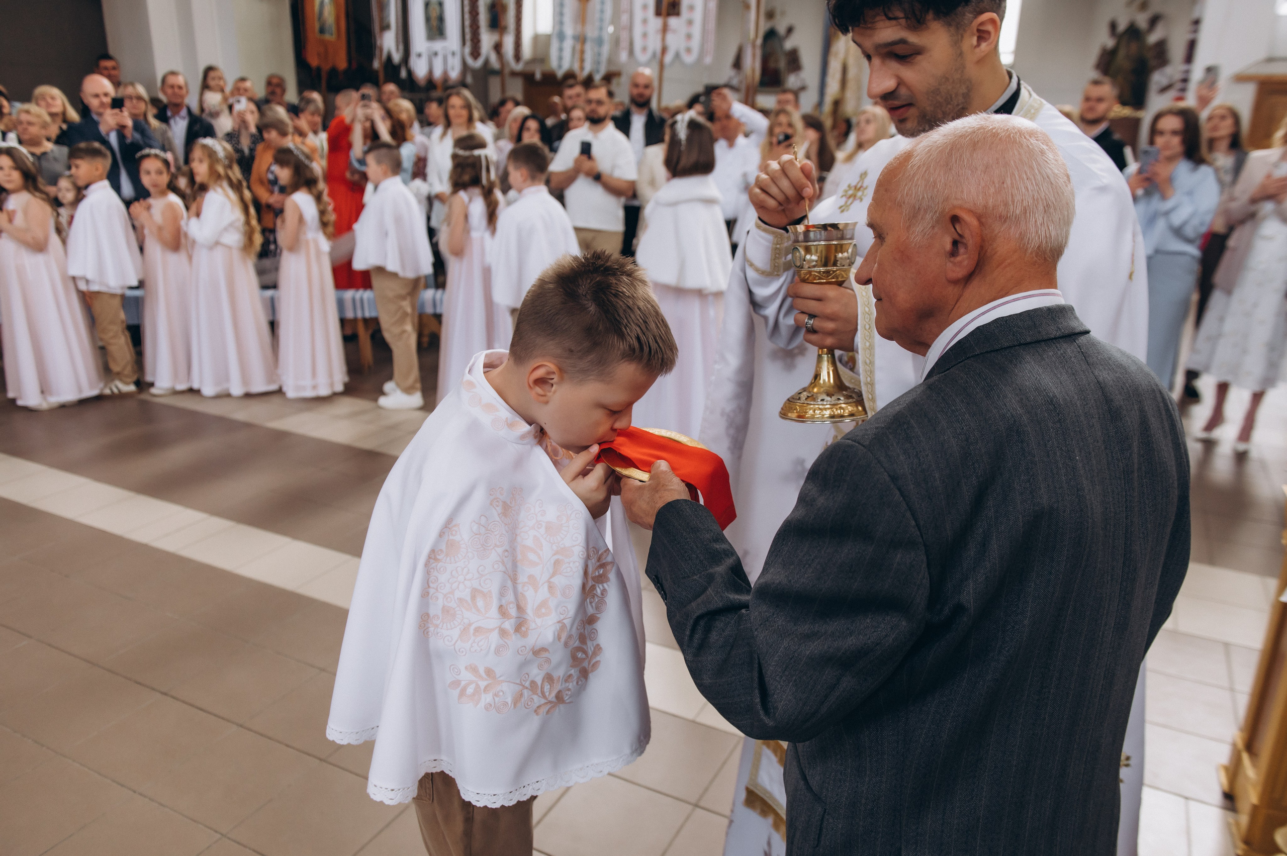 Фотосесія Причастя Тернопіль, зйомка Причастя, фотограф на Причастя Тернопіль, Причастя Львів, Причастя церква Михаїла Тернопіль. Сімейний, дитячий та індивідуальний фотограф в м. Тернопіль, м. Львів