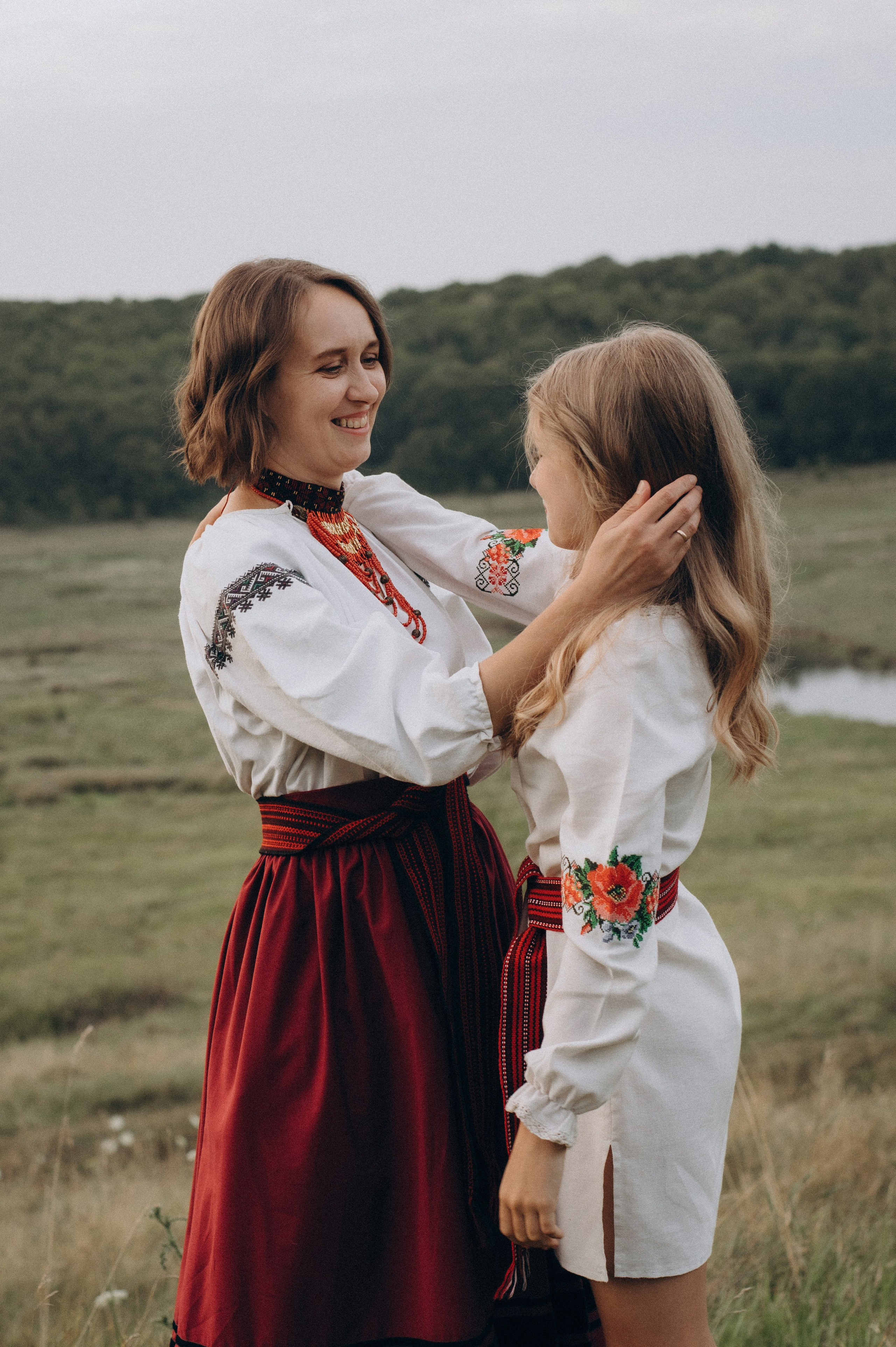 Сімейна фотосесія мами і доньки, сімейний фотограф Тернопіль, портретний фотограф, сімейна фотосесія Тернопіль, фотосесія в жоржинах. Сімейний, дитячий та індивідуальний фотограф в м. Тернопіль, м. Львів