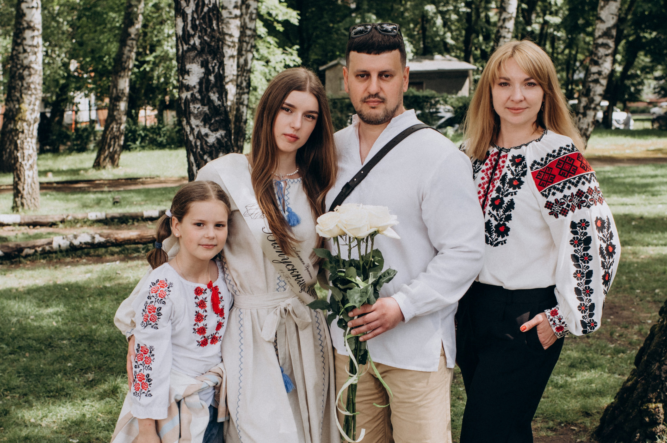 Фотосесія останнього дзвоника, фотосесія випускників Тернопіль, випускний 2024. Сімейний, дитячий та індивідуальний фотограф в м. Тернопіль, м. Львів