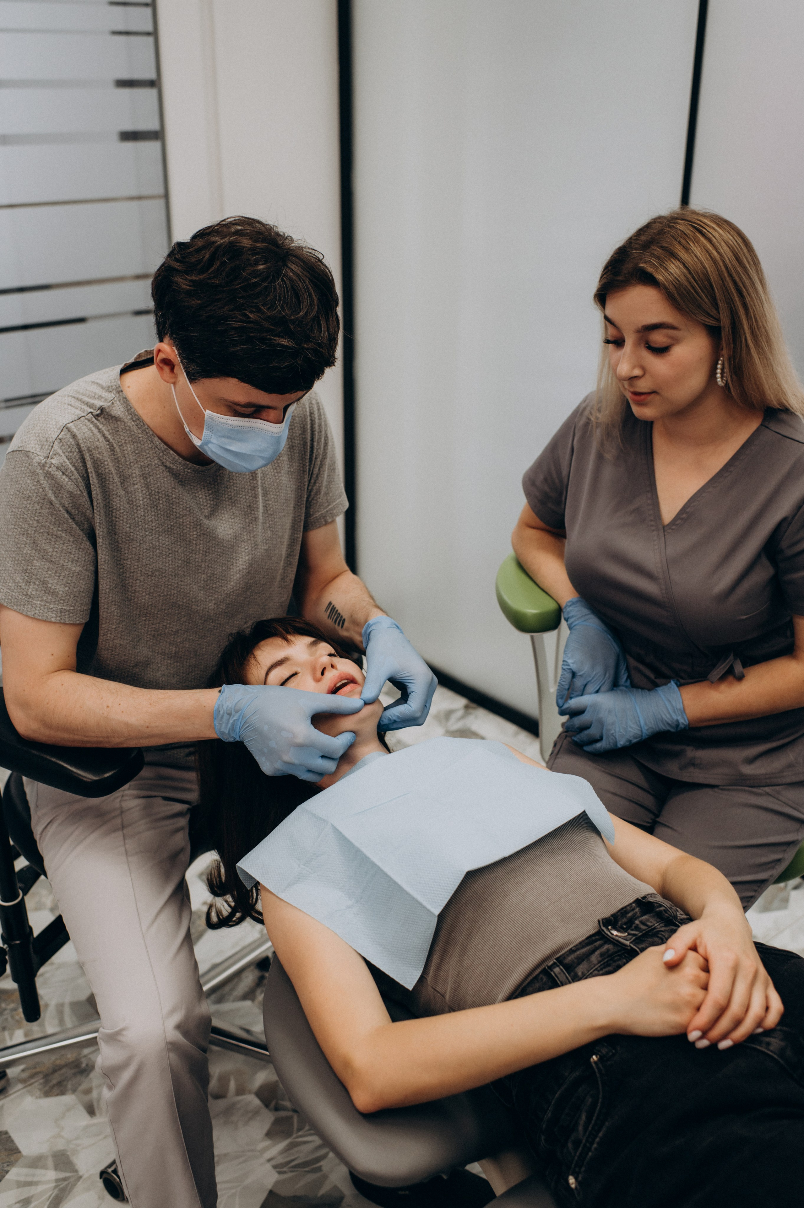 Фотосесія стоматології, зйомка стоматологічної клініки, контент для стоматолога. Сімейний, дитячий та індивідуальний фотограф в м. Тернопіль, м. Львів