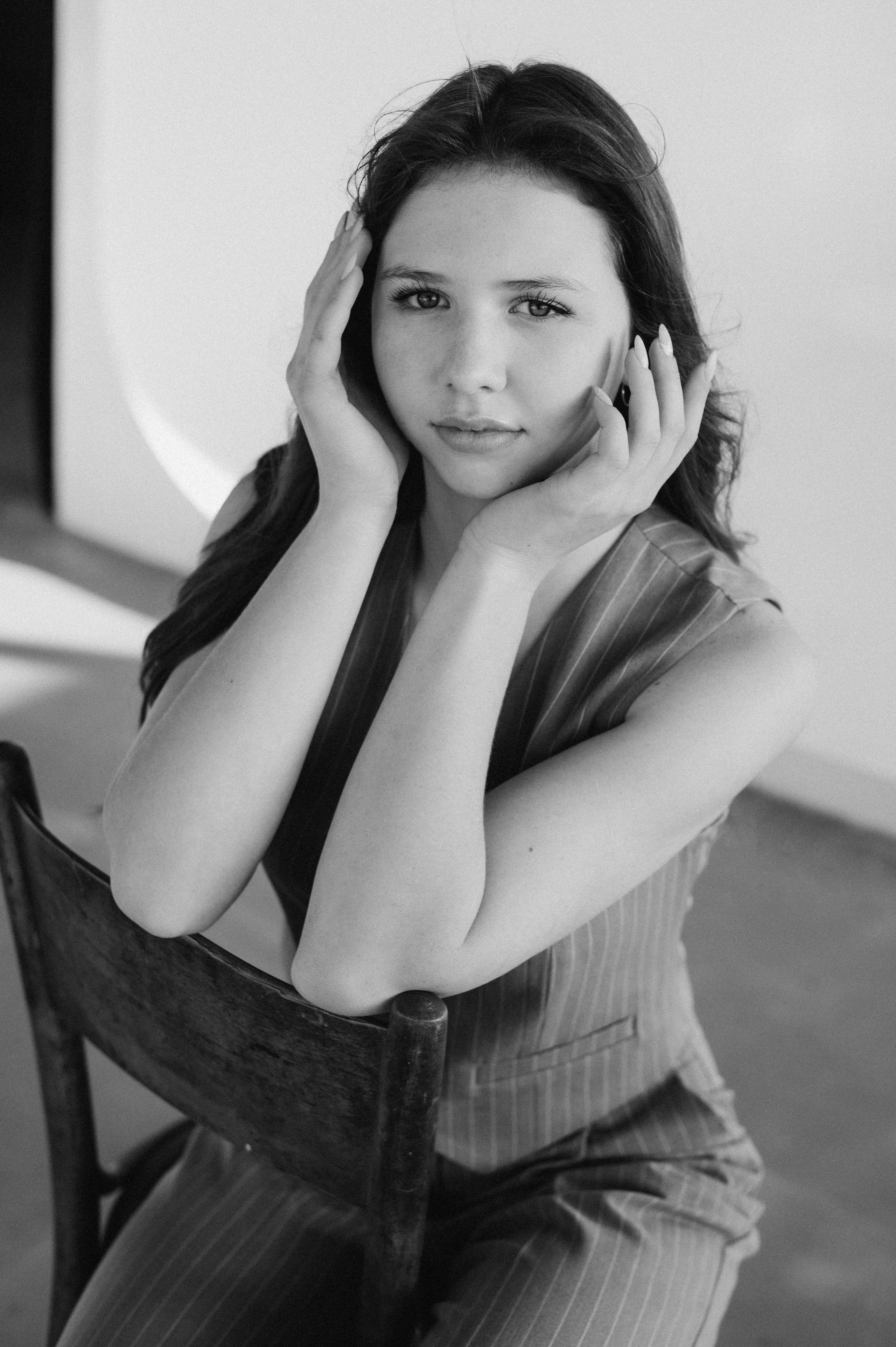 Фотосесія випускників, фотосесія на віньєтки Тернопіль, випускники Тернопіль, випуск 2025. Сімейний, дитячий та індивідуальний фотограф в м. Тернопіль, м. Львів