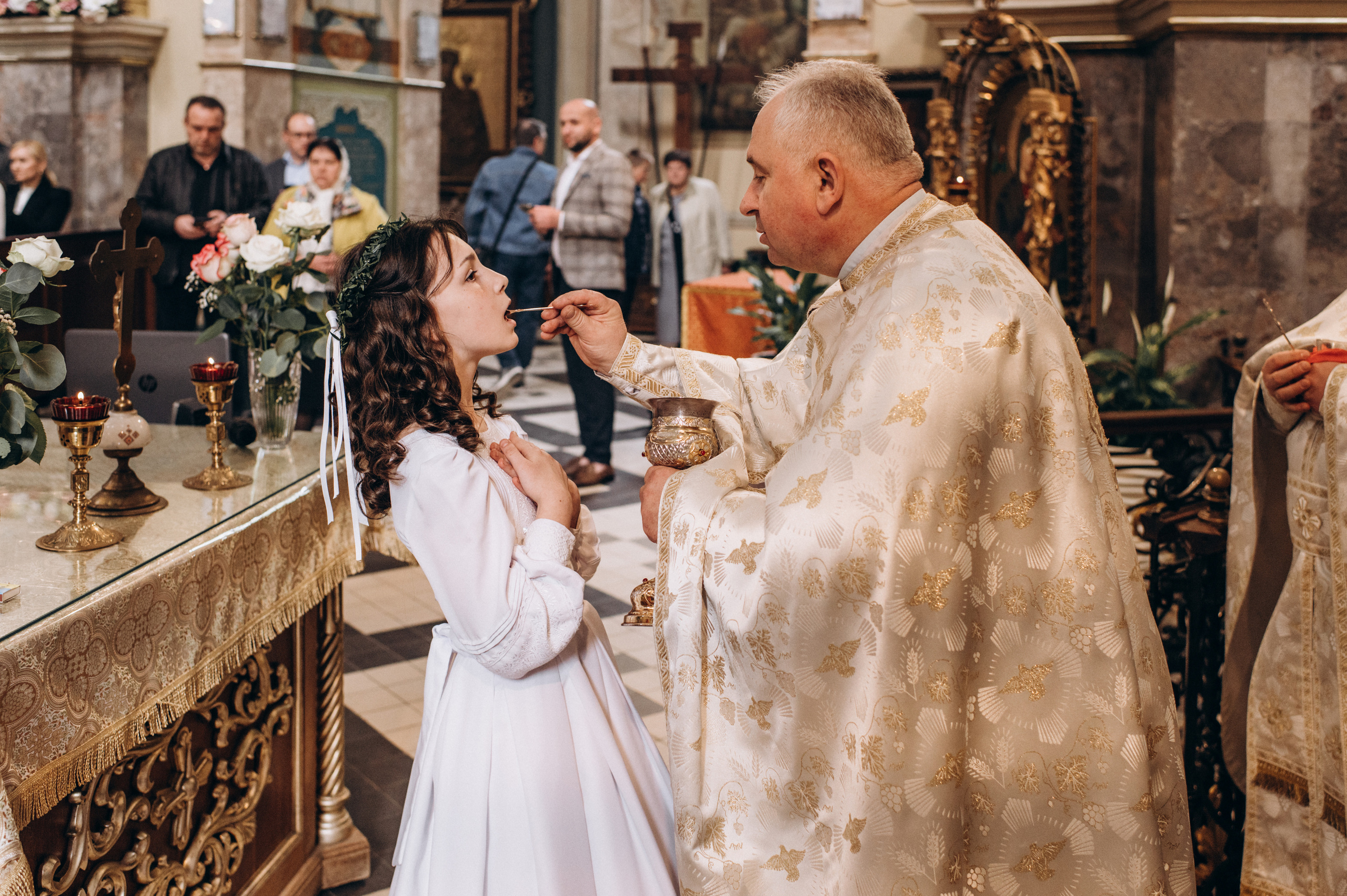 Фотосесія Першого Причастя Тернопіль, зйомка Причастя Тернопіль, Таїнство Першого Причастя Тернопіль, Катедра Причастя Тернопіль. Сімейний, дитячий та індивідуальний фотограф в м. Тернопіль, м. Львів