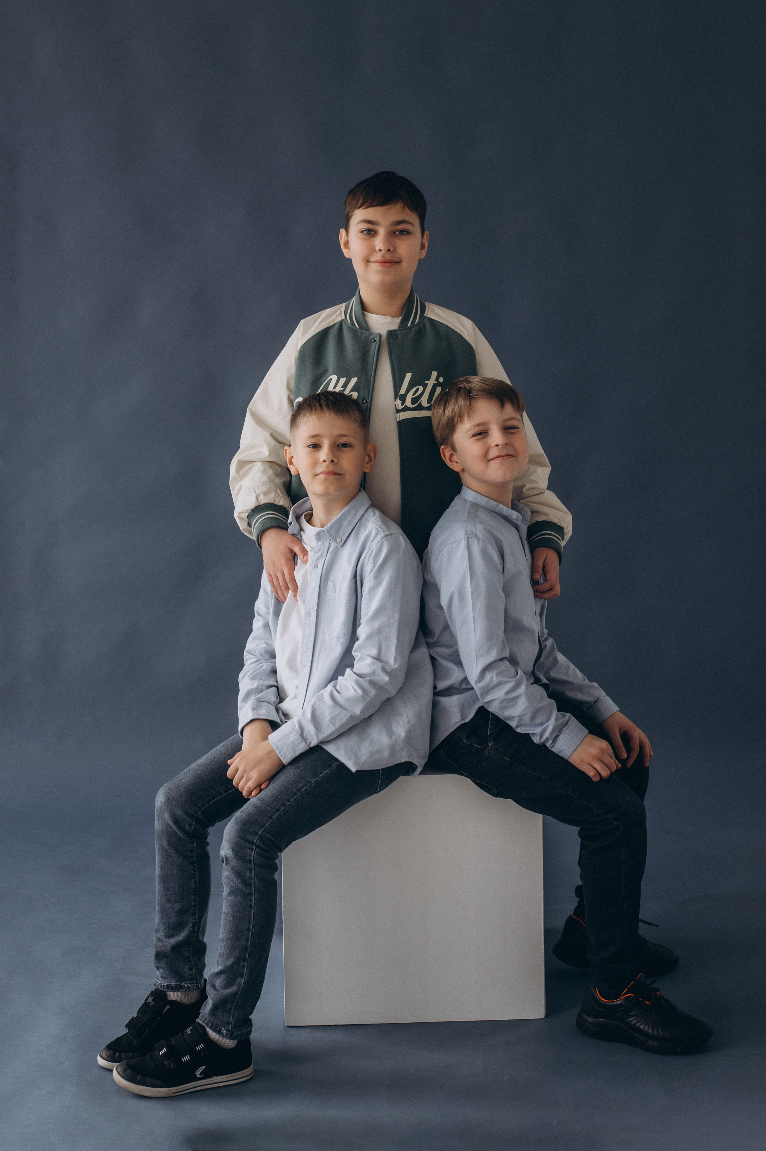 Шкільна фотосесія на віньєтки Тернопіль, шкільні альбоми, фотосесія випускників Тернопіль, випускний альбом, фотограф випускний Тернопіль. Сімейний, дитячий та індивідуальний фотограф в м. Тернопіль, м. Львів