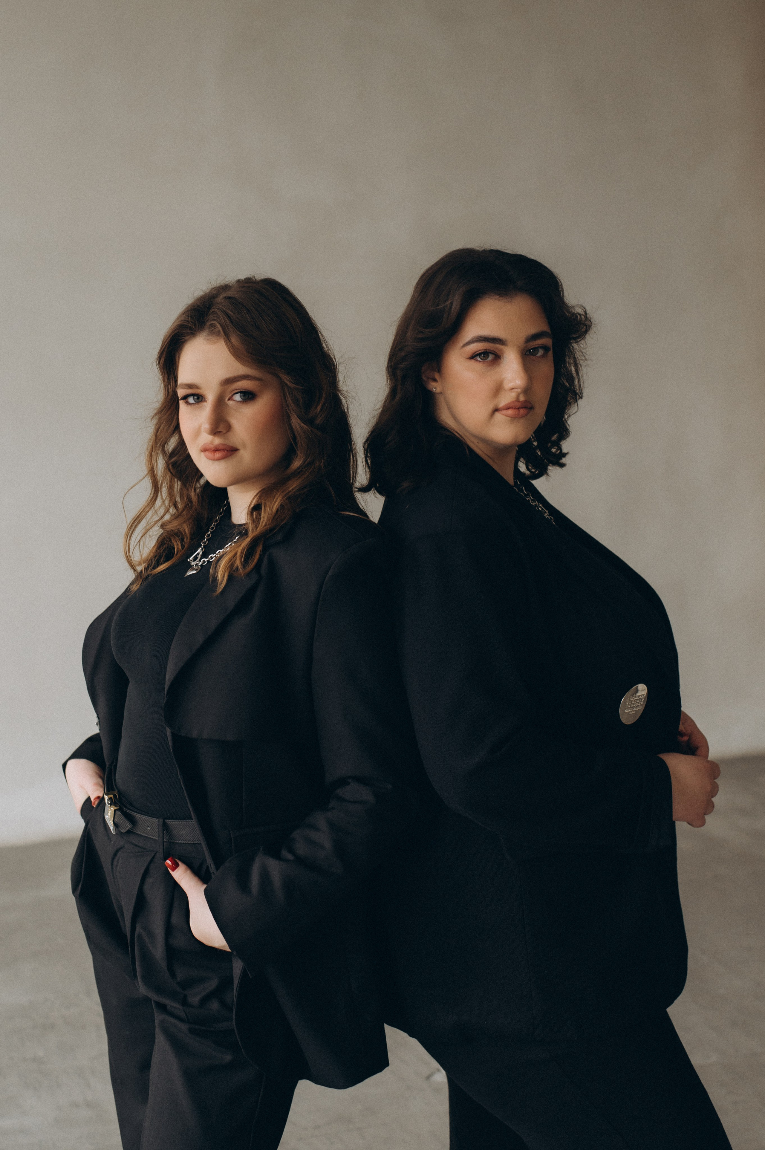 Сімейна фотосесія мами і донечок, сімейний фотограф Тернопіль, портретний фотограф Тернопіль, портретна фотосесія Львів. Сімейний, дитячий та індивідуальний фотограф в м. Тернопіль, м. Львів